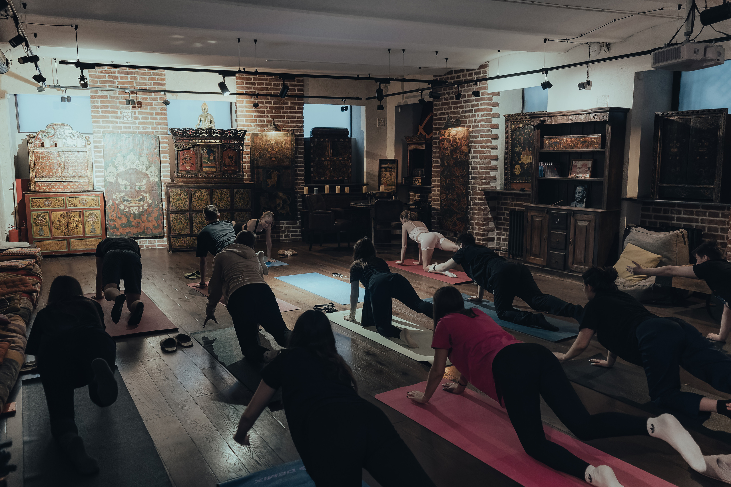 YOGA. NOIZOMAX Художественный фотограф в Дубай