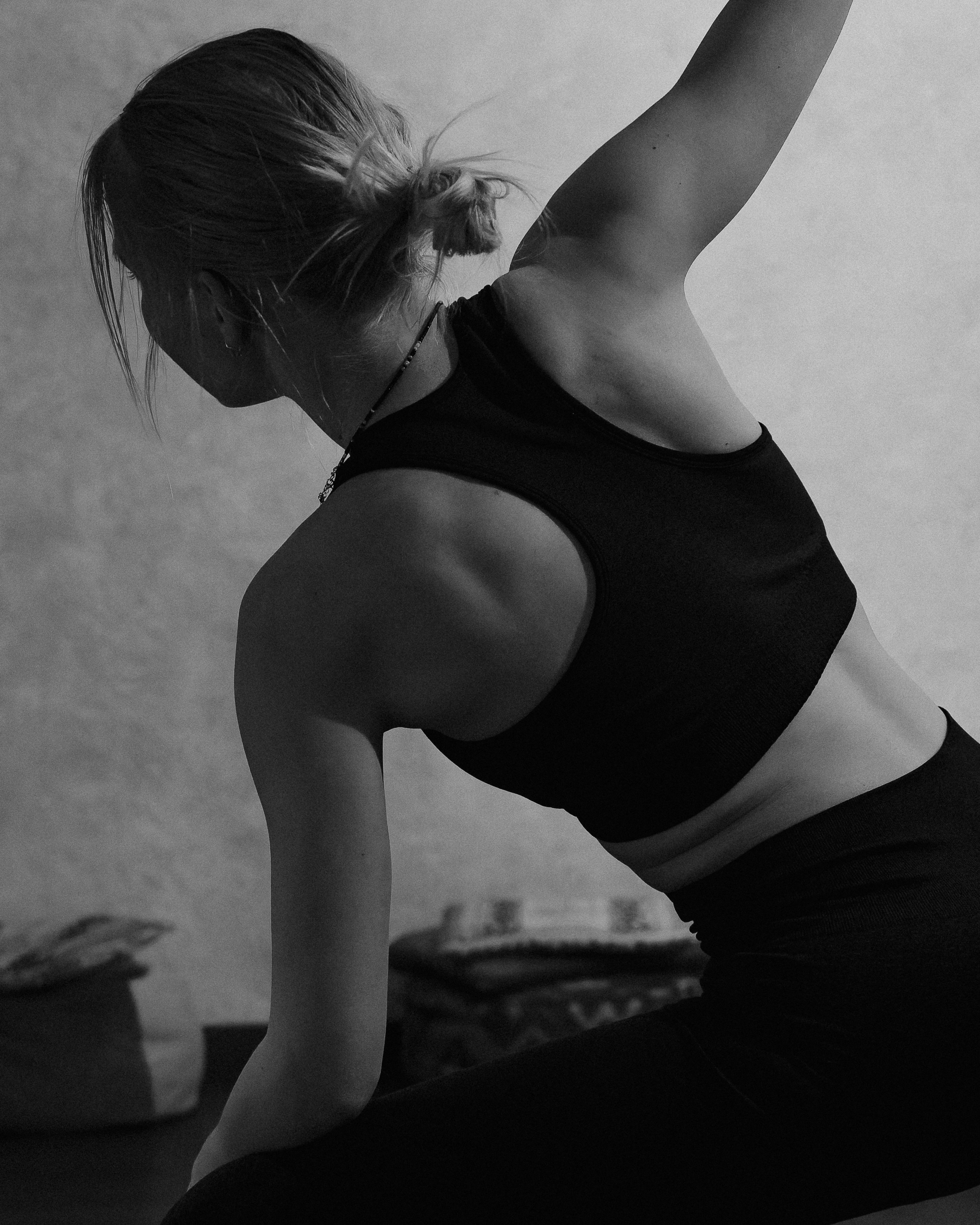 YOGA. NOIZOMAX Художественный фотограф в Дубай