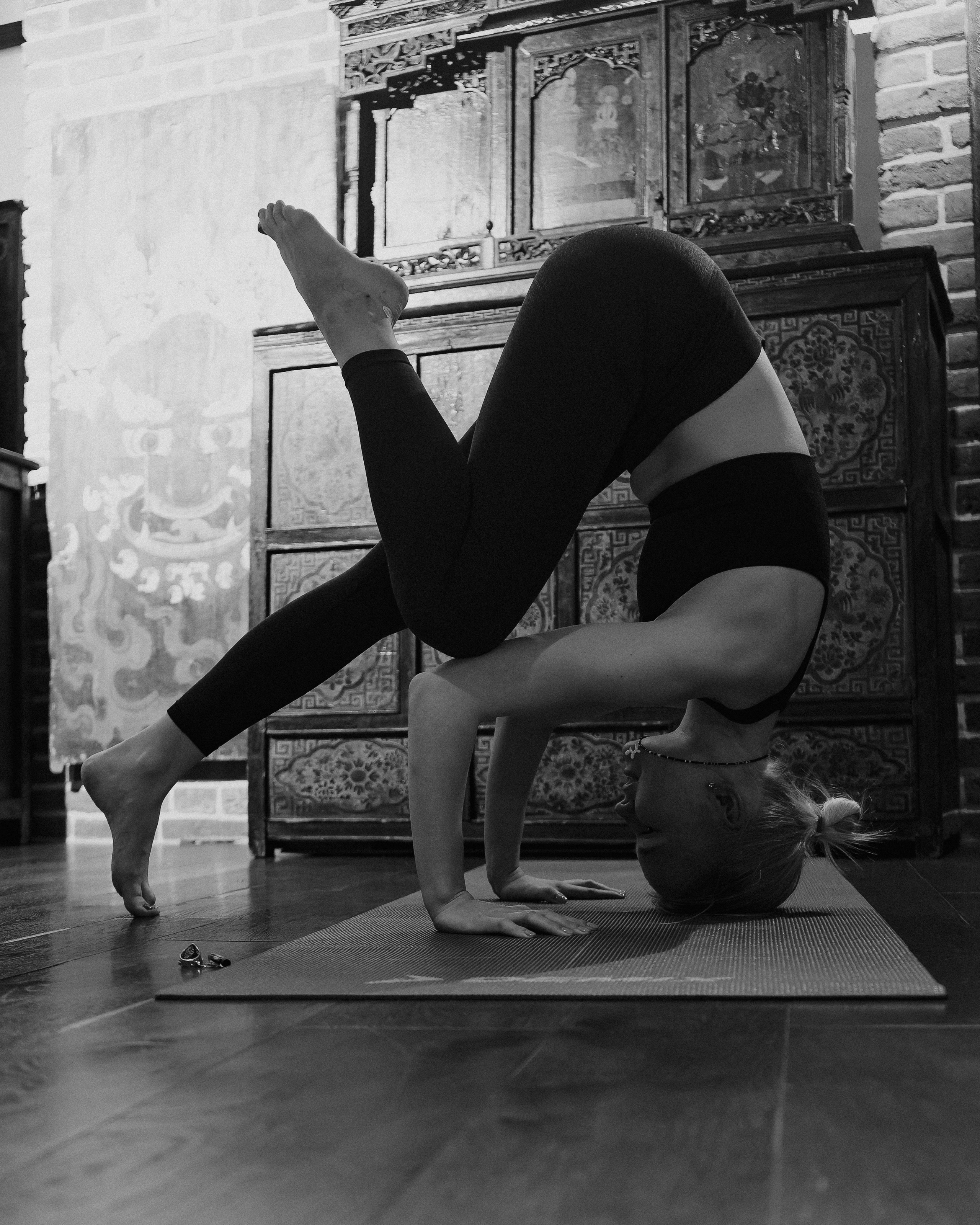 YOGA. NOIZOMAX Художественный фотограф в Дубай