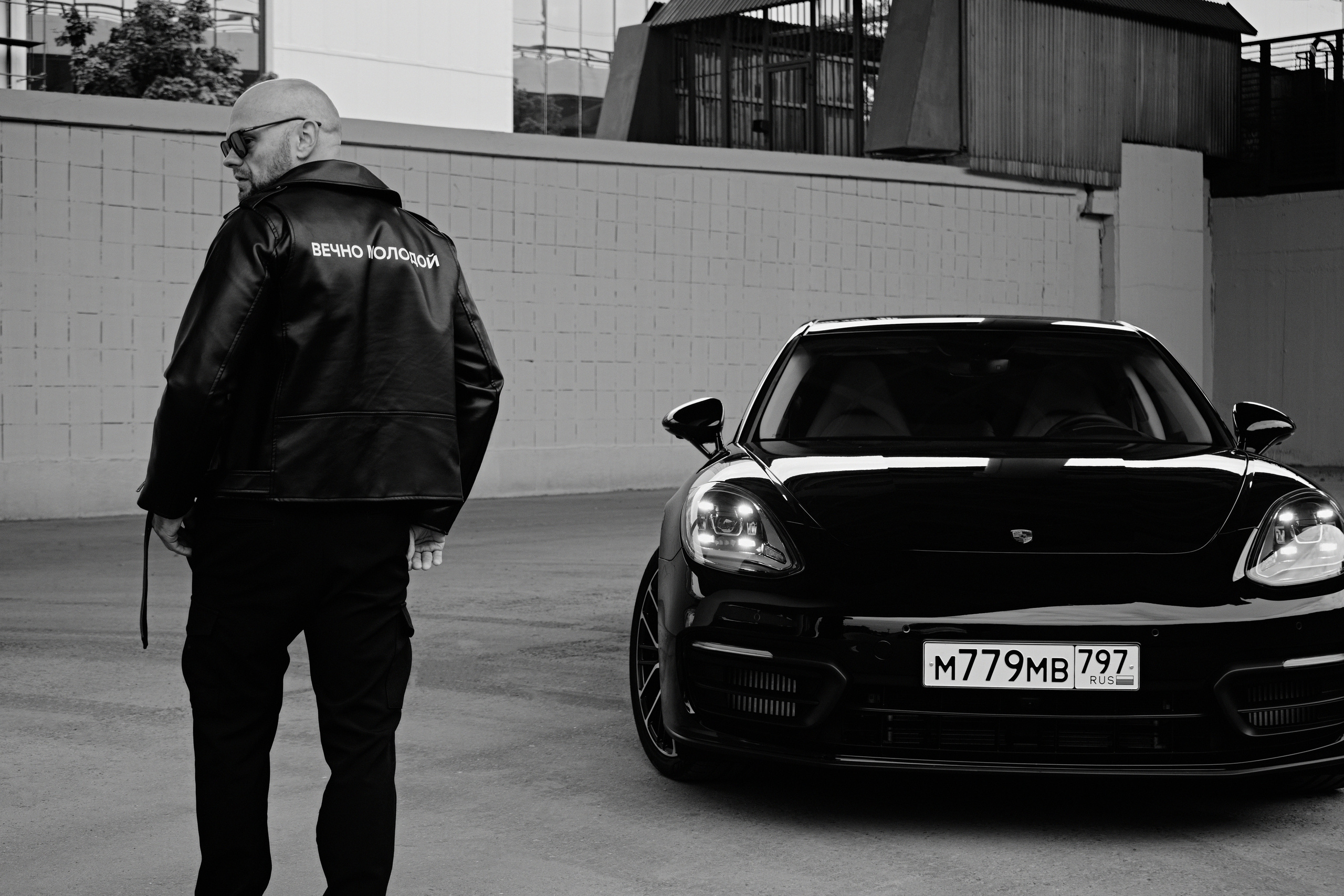 PORSCHE. NOIZOMAX Художественный фотограф в Дубай