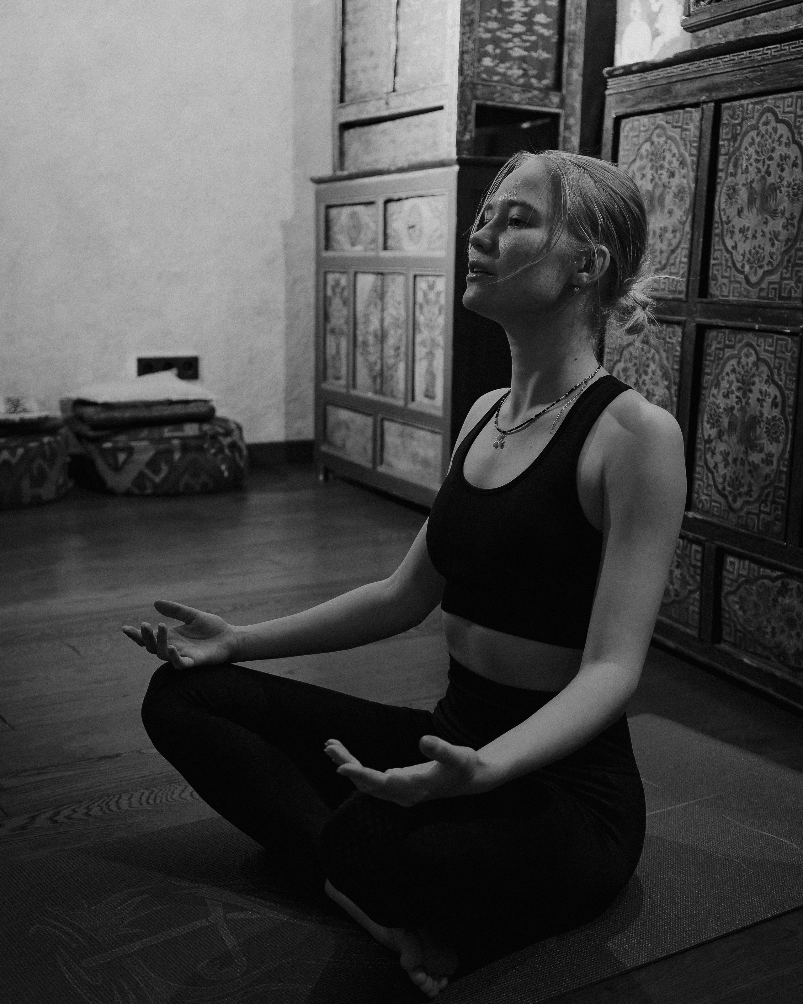 YOGA. NOIZOMAX Художественный фотограф в Дубай