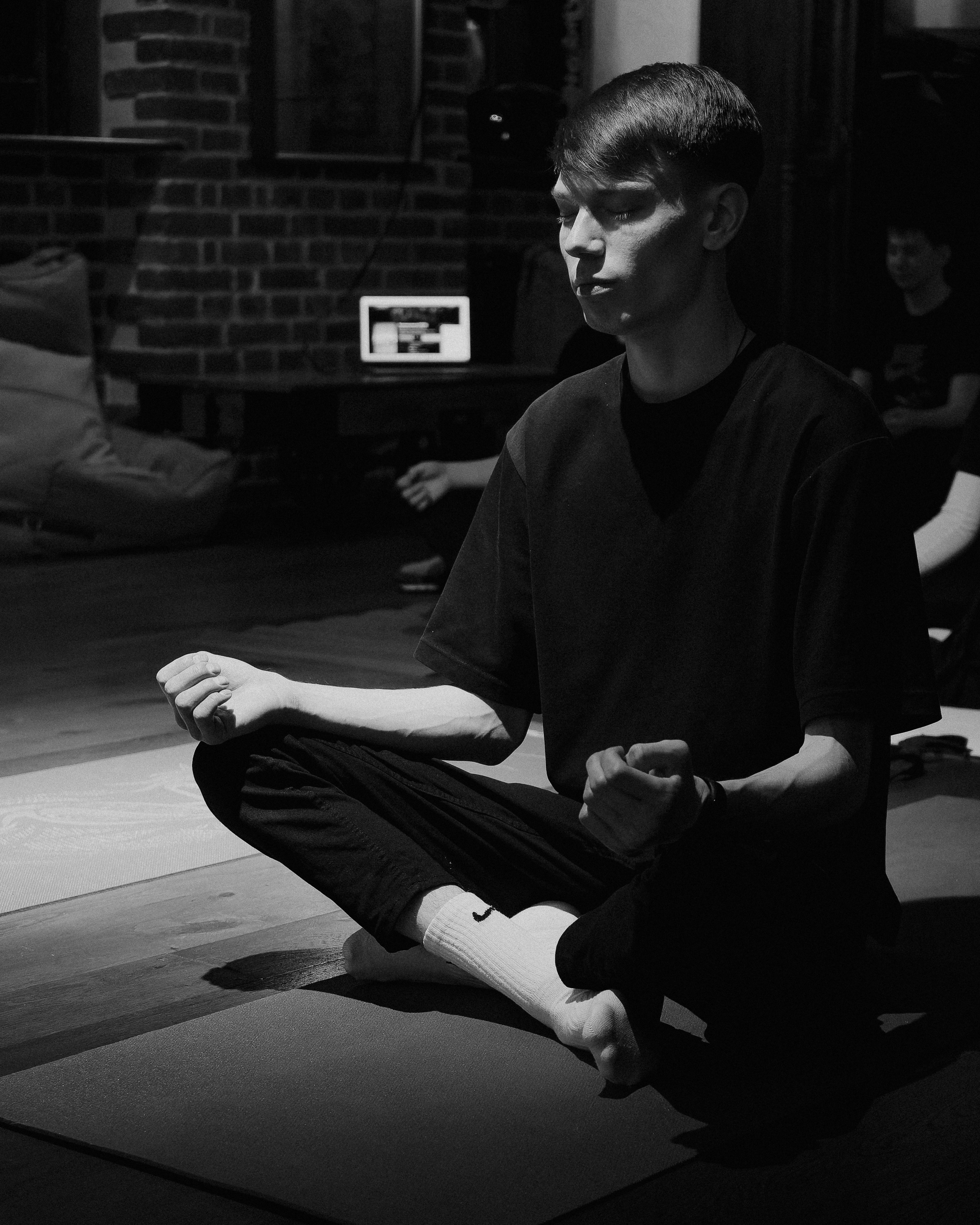 YOGA. NOIZOMAX Художественный фотограф в Дубай