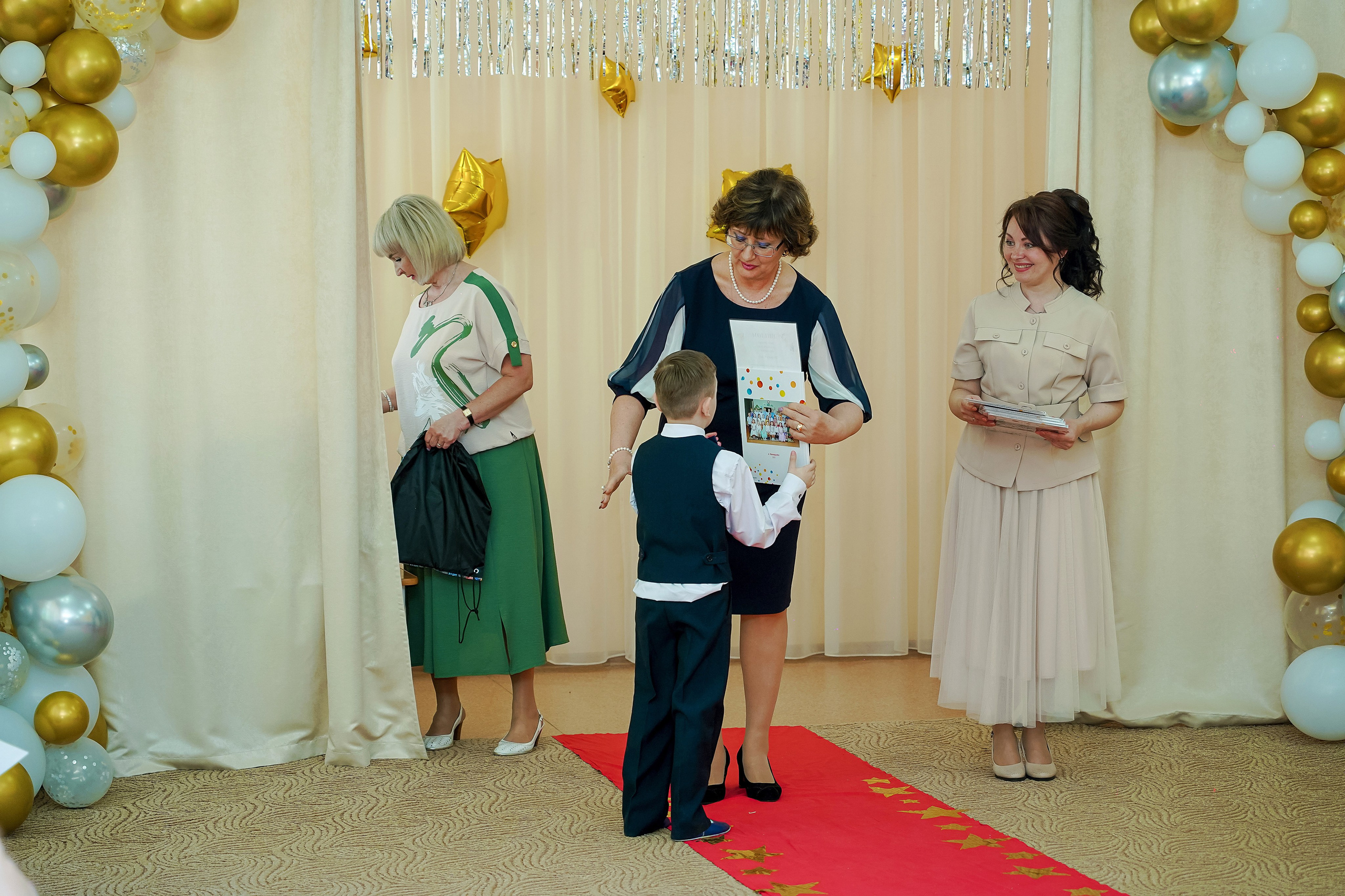 Фотосъемка видеосъёмка фотограф видеооператор новогодних утренников  в. Фотограф, видеооператор Нина Коршунова