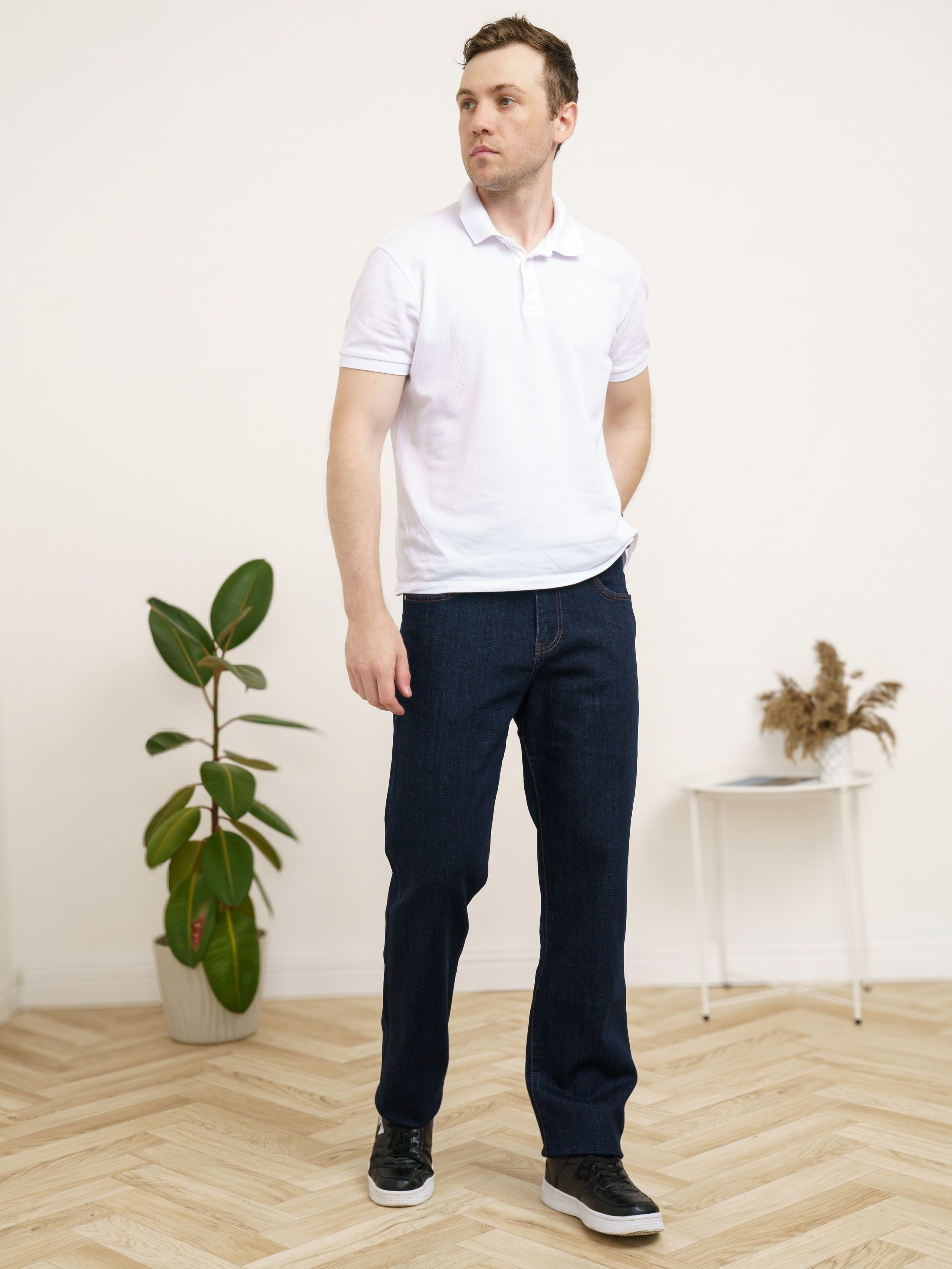 Джинсы, модель Алексей. KED Production — продакшн из СПб. Создаём фото, видео и контент, который помогает брендам и селлерам продавать больше