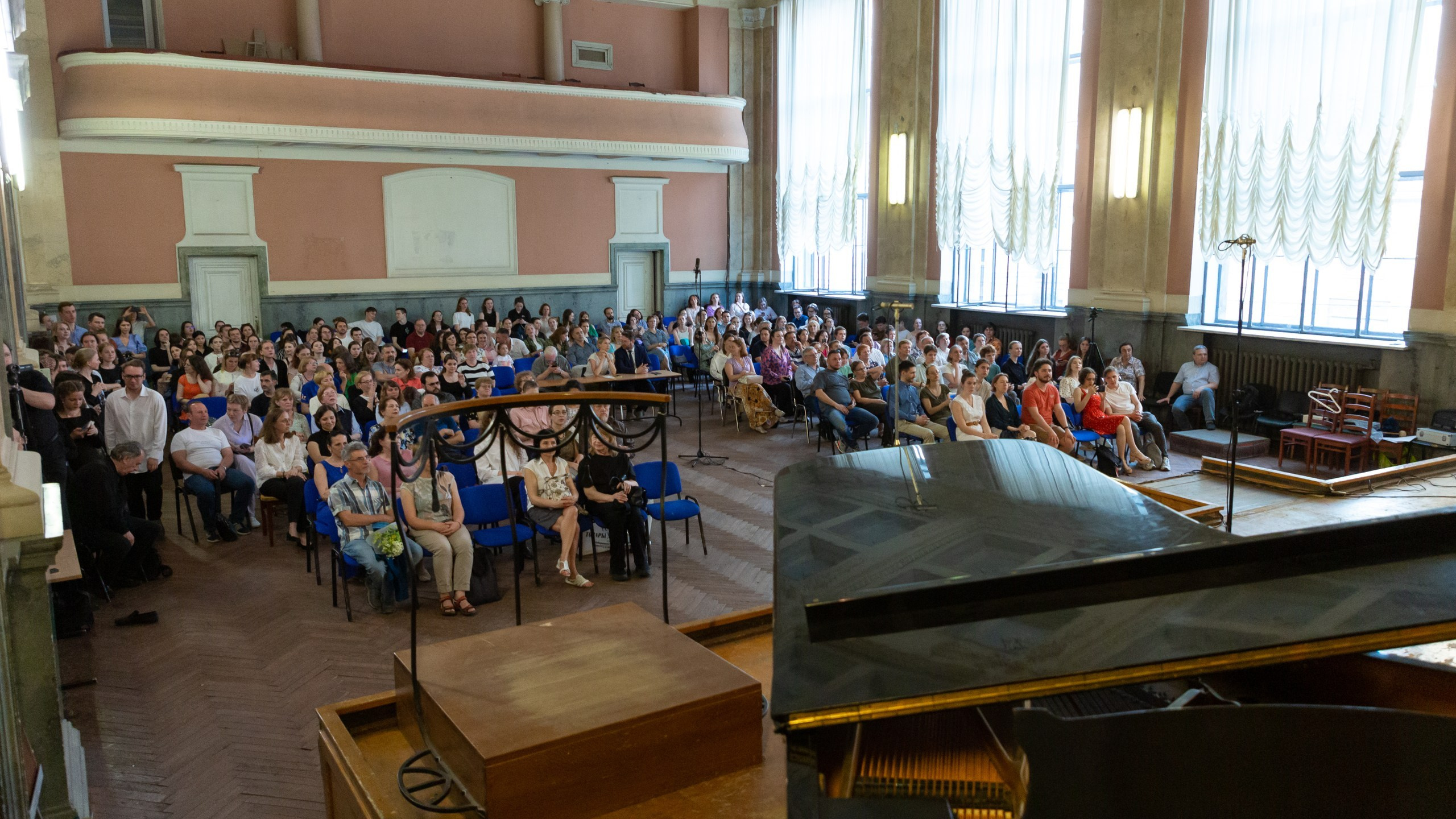 29.05.2024 Училище имени Н.А. Римского-Корсакова. Семейный и детский фотограф в Санкт-Петербурге Пуликов Дмитрий