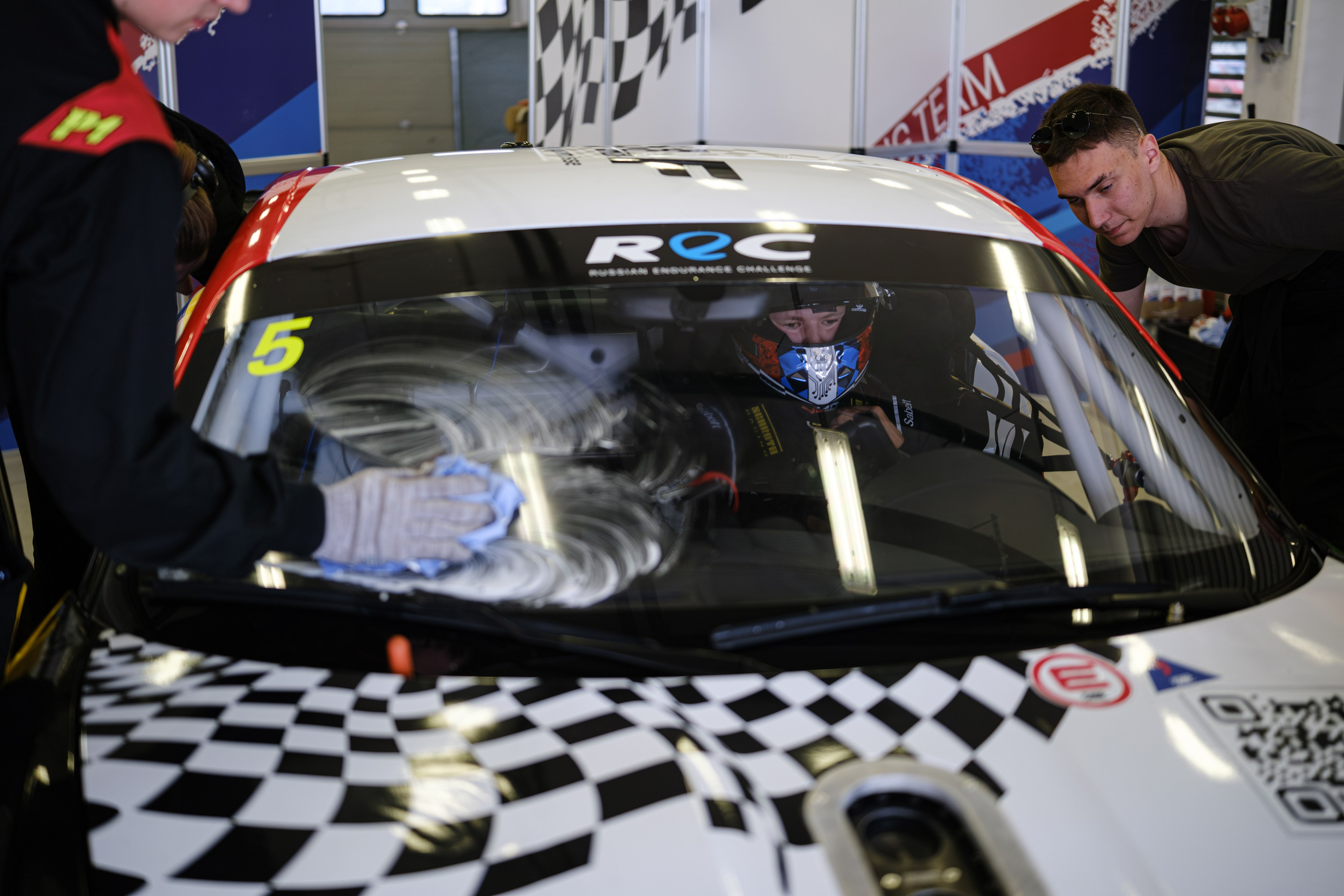 Российская серия гонок на выносливость. Авто и мотоспорт — фотограф Антон Медведев iCoguar