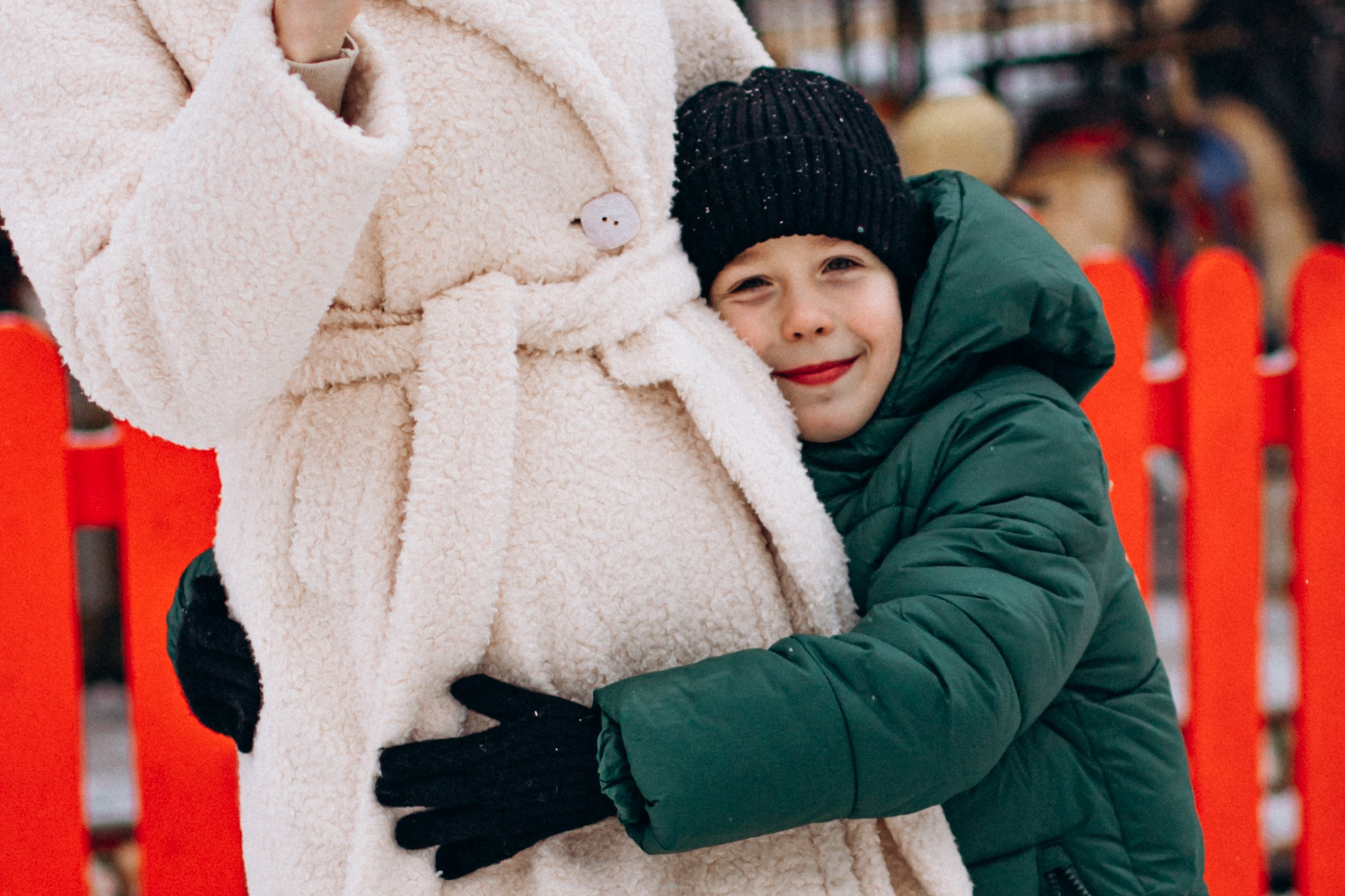Оксана с сыном в декабре. Фотопрогулка в Петербурге. Индивидуальный и семейный фотограф в Санкт-Петербурге