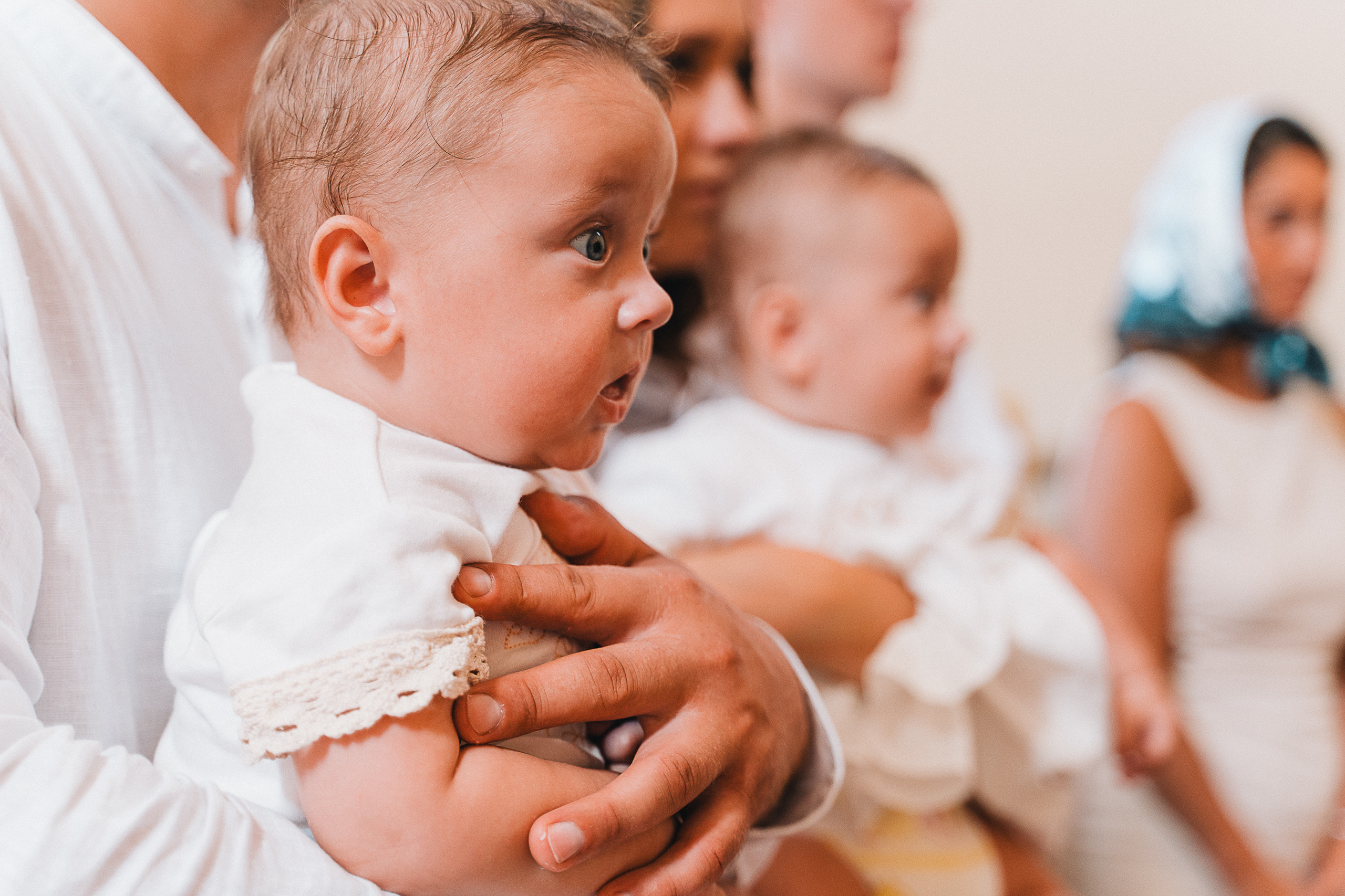 Battesimo gemelli. Family Lifestyle Photographer in Lucca, Italia