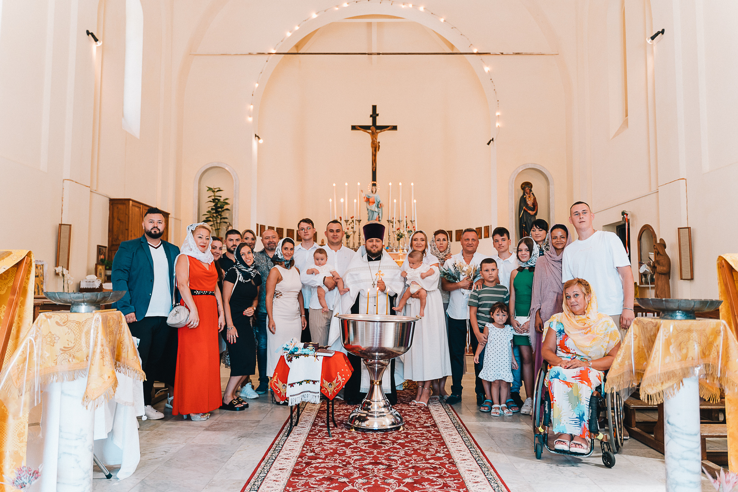 Battesimo gemelli. Family Lifestyle Photographer in Lucca, Italia