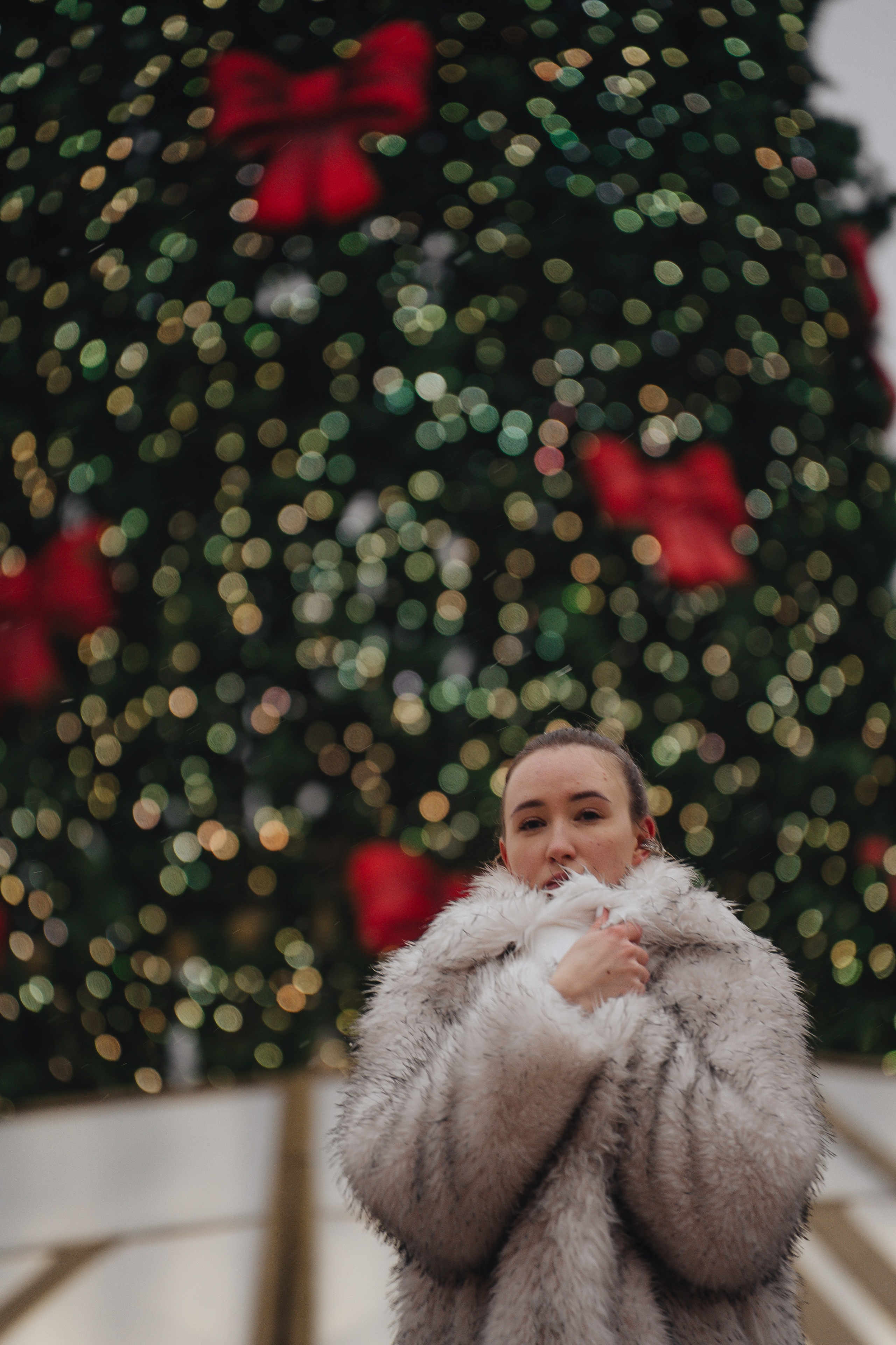 ПРОГУЛКА НА МАНЕЖНОЙ ПЛОЩАДИ ДЛЯ ДЕВУШКИ ПЕРЕД НОВЫМ ГОДОМ (НОВОГОДНЯЯ ФОТОСЕССИИЯ НА МАНЕЖНОЙ ПЛОЩАДИ). Профессиональный фотограф, Санкт-Петербург — Виктория Богомолова