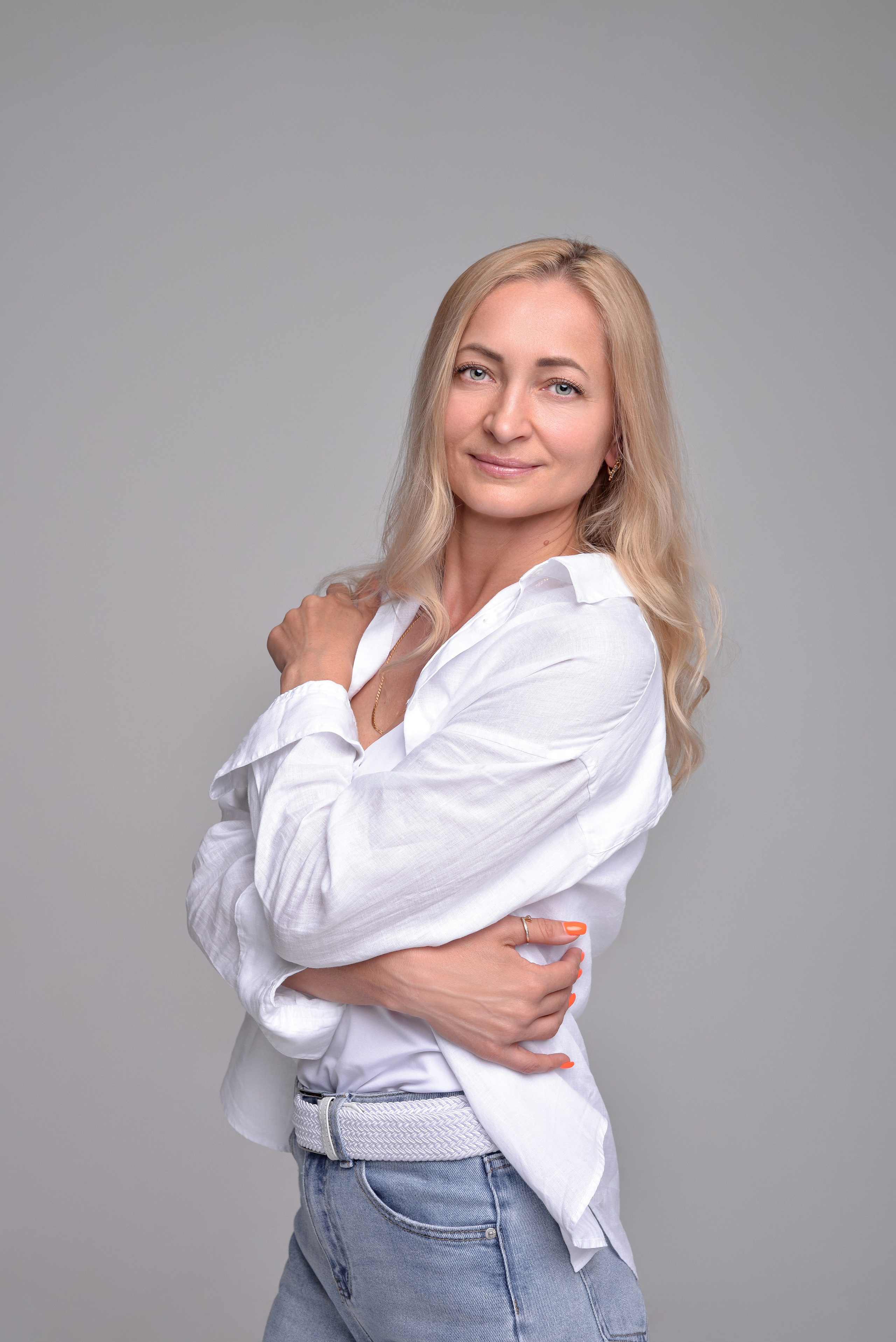 Таня и Настя и Чеси в Точке. Семейный и свадебный фотограф Галина Абакумова, фотосессии в Белгороде