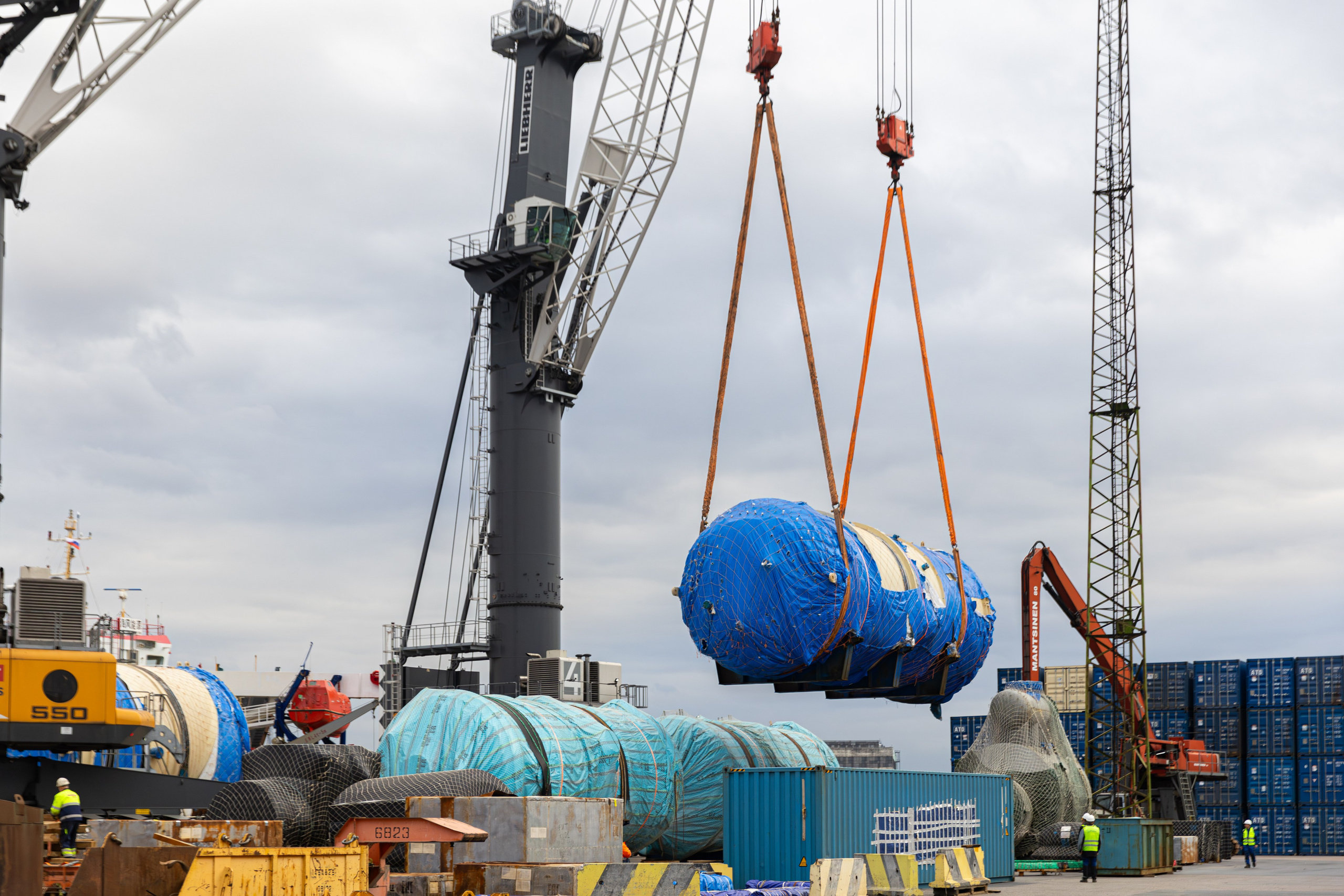Разгрузка в порту. Снимаю съемки