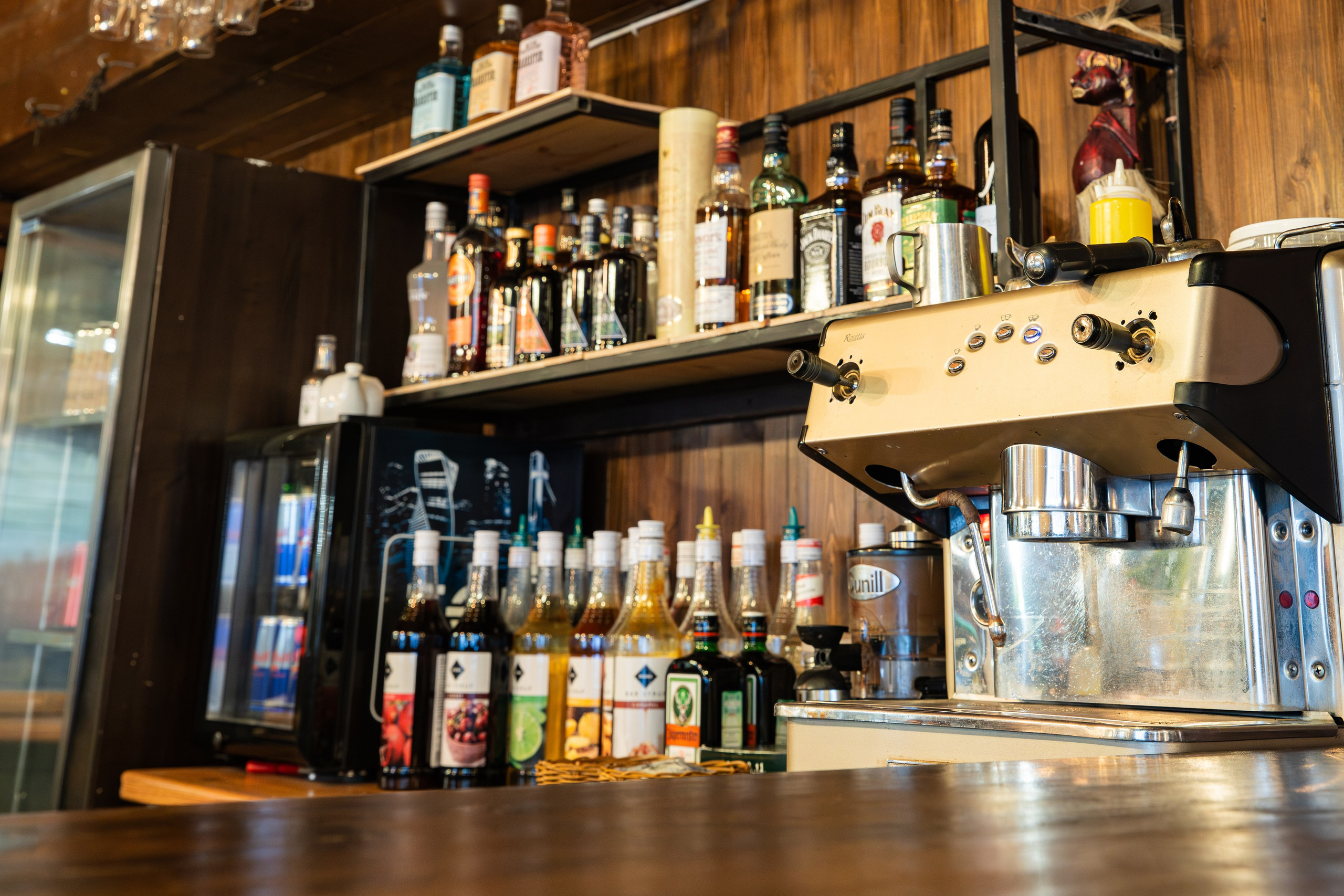 Бар Енот Романово 28. Фотограф Александр Поздняков  Новосибирск