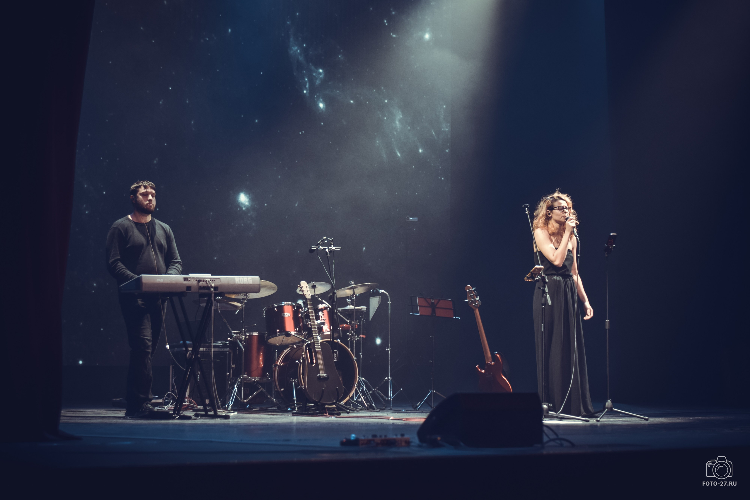 Антон Курдюмов фотограф в Хабаровске Рина Курдюмова фото27 foto27 Антон Дорофеев репортажный репортаж документалист Тони и Рина фотосоздатели ПаПаРоК Философия и любовь сольный концерт ОДОРА Хабаровск