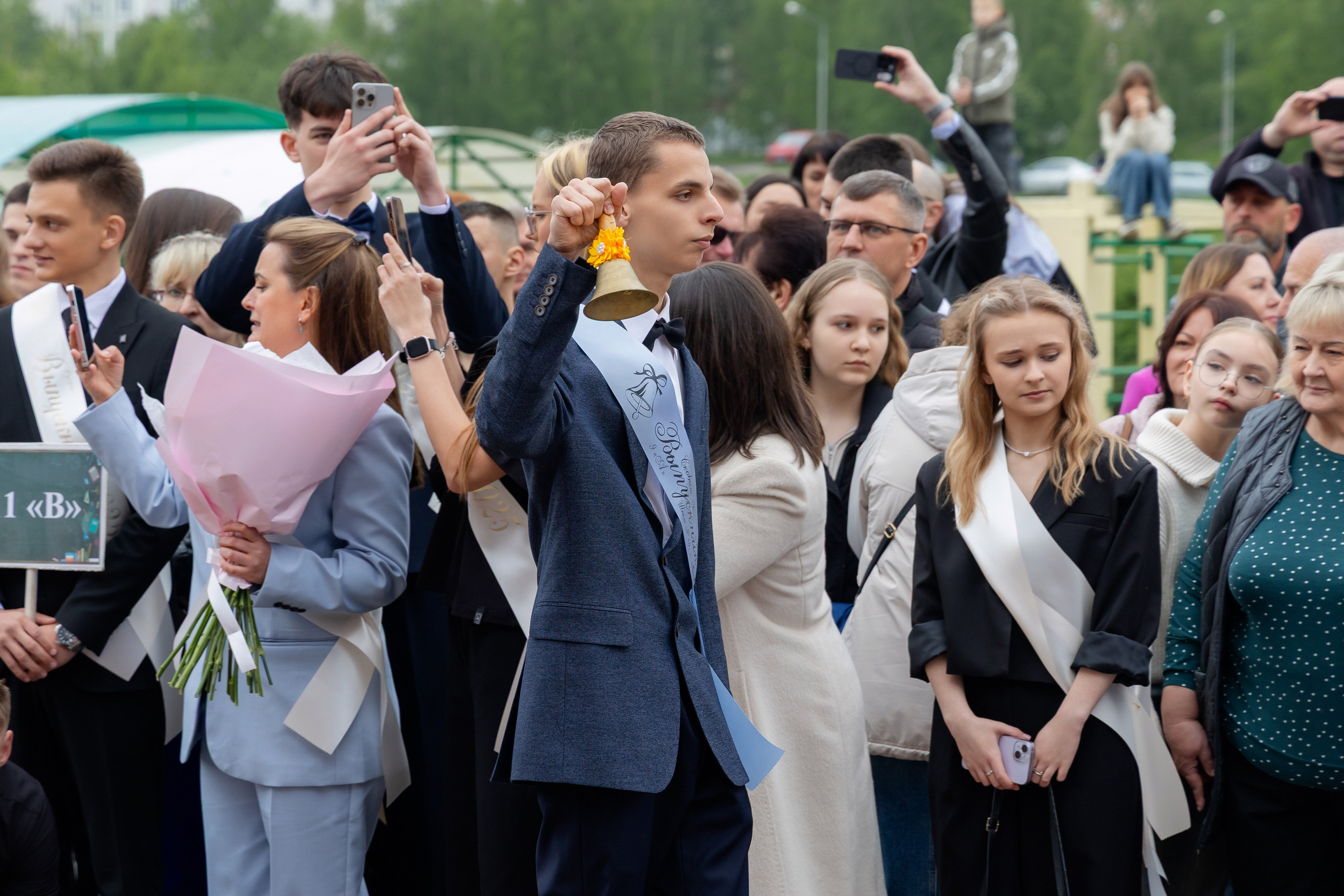 Последний звонок 2025 в Минске. Свадебный фотограф в Минске/Беларуси Сергей Спиридонов