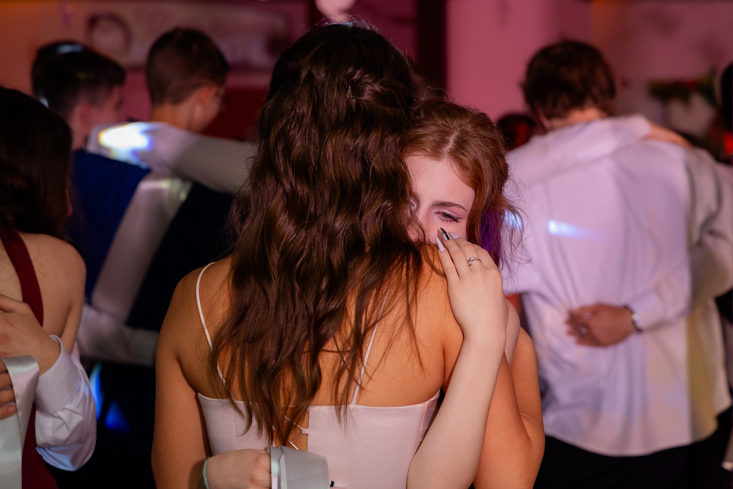 Школьный выпускной 2025 год в Минске, Беларуси. Свадебный фотограф в Минске/Беларуси Сергей Спиридонов