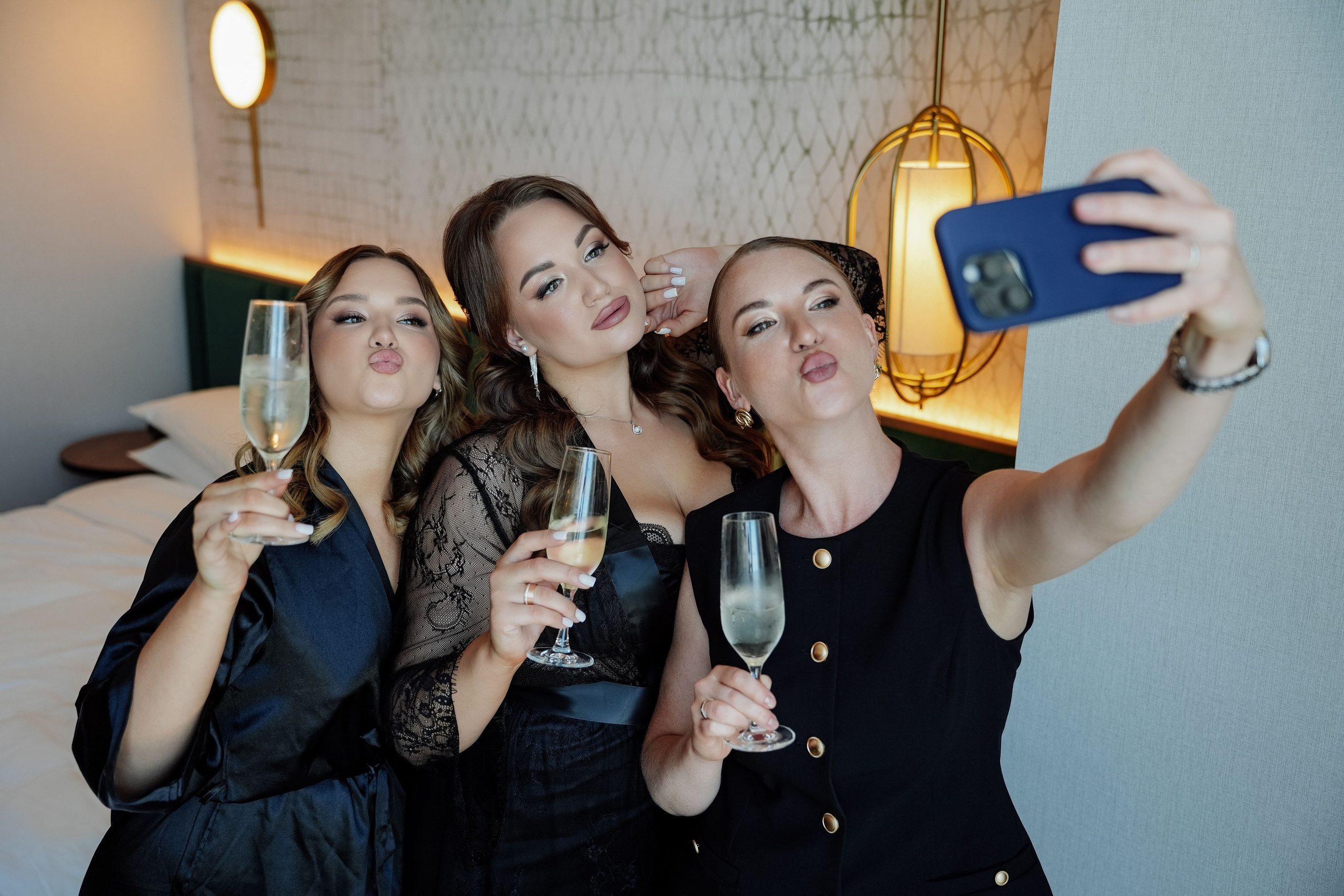 Фотосессия. Утро жениха и невесты в отеле.