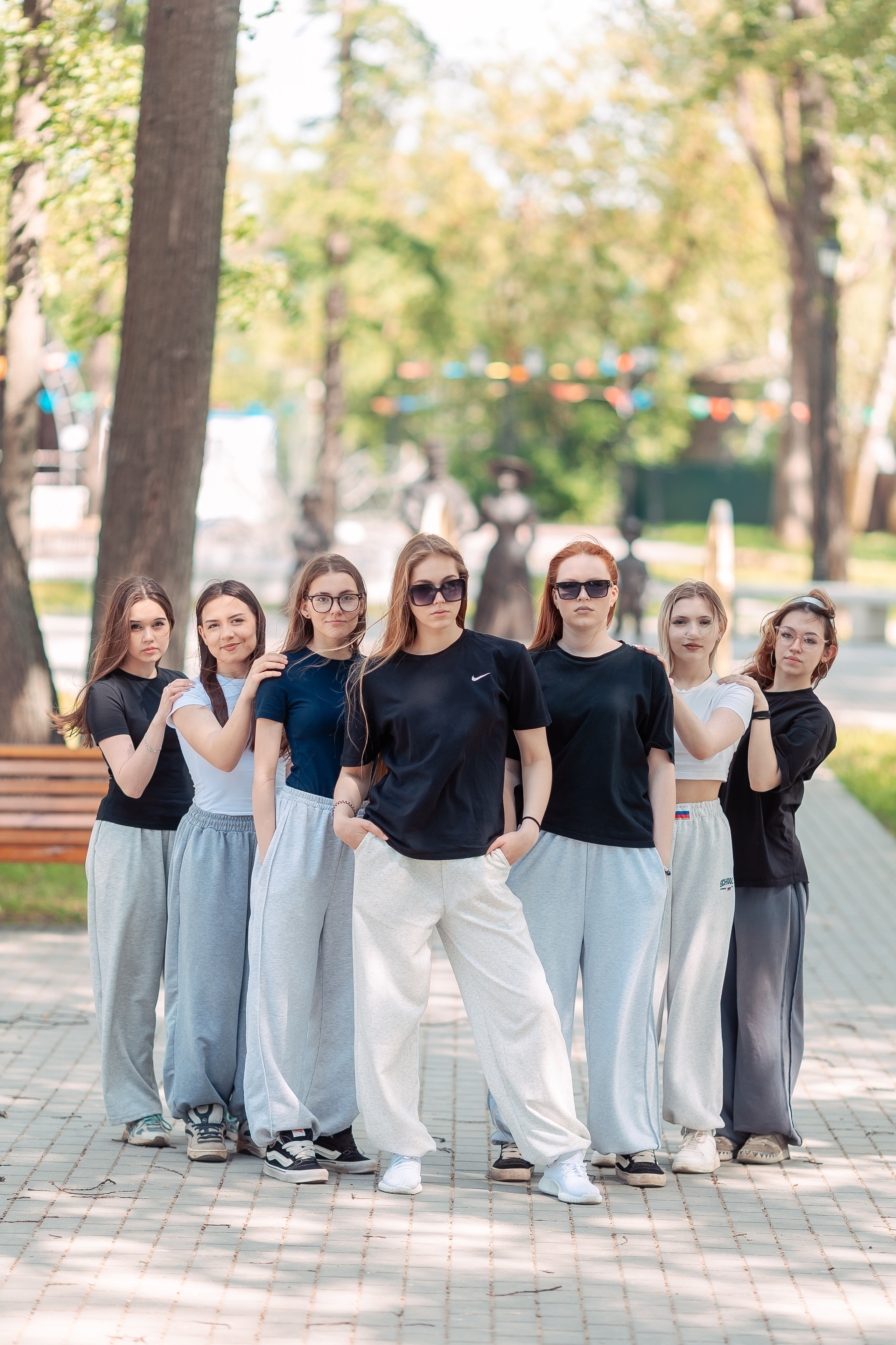 Позирование группы. Выпускные альбомы для детского сада и школы