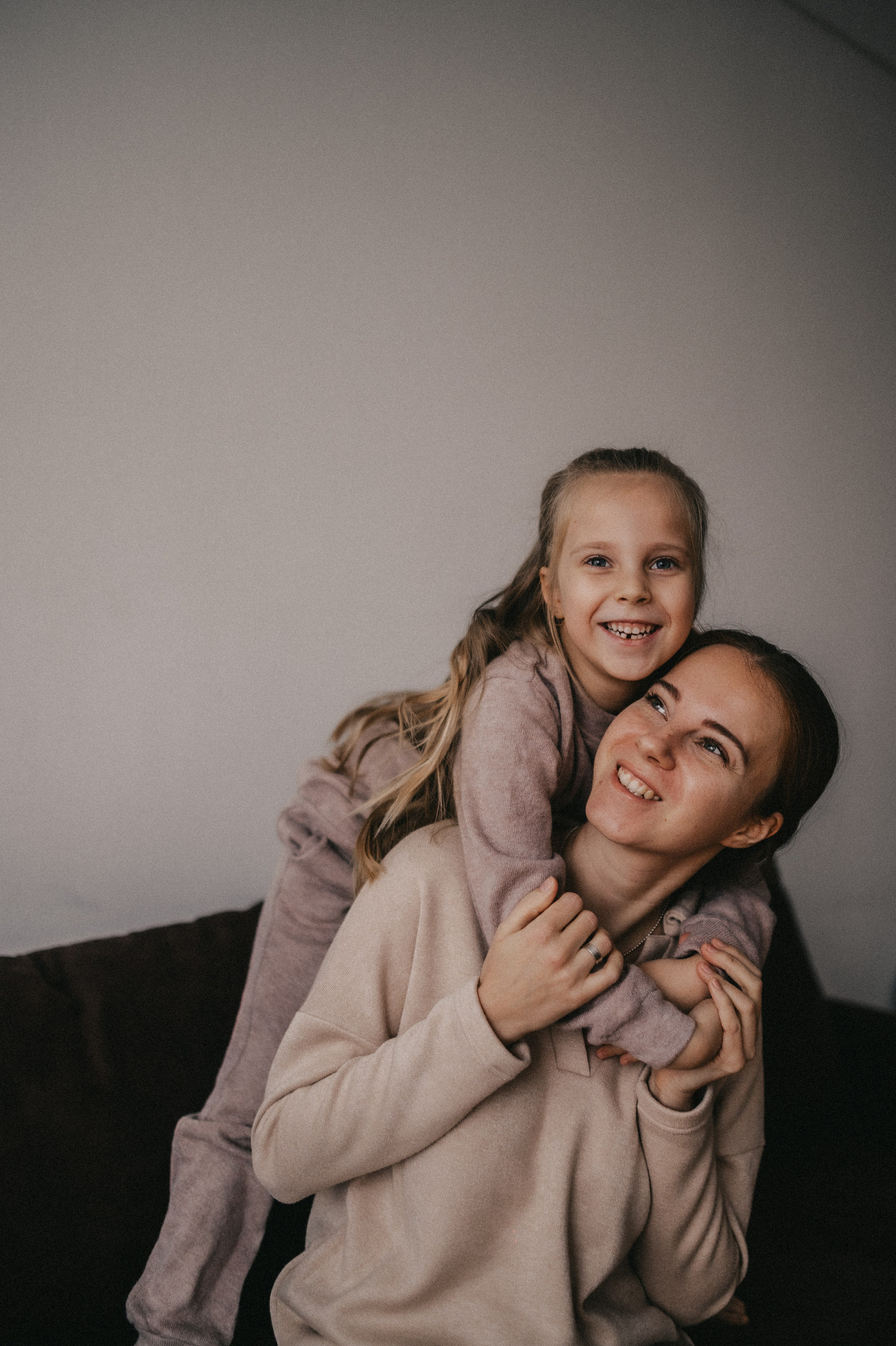 Коля, Таня и Мира в студии Каприфоль. Семейный и свадебный lifestyle-фотограф в Москве Мария Петрова