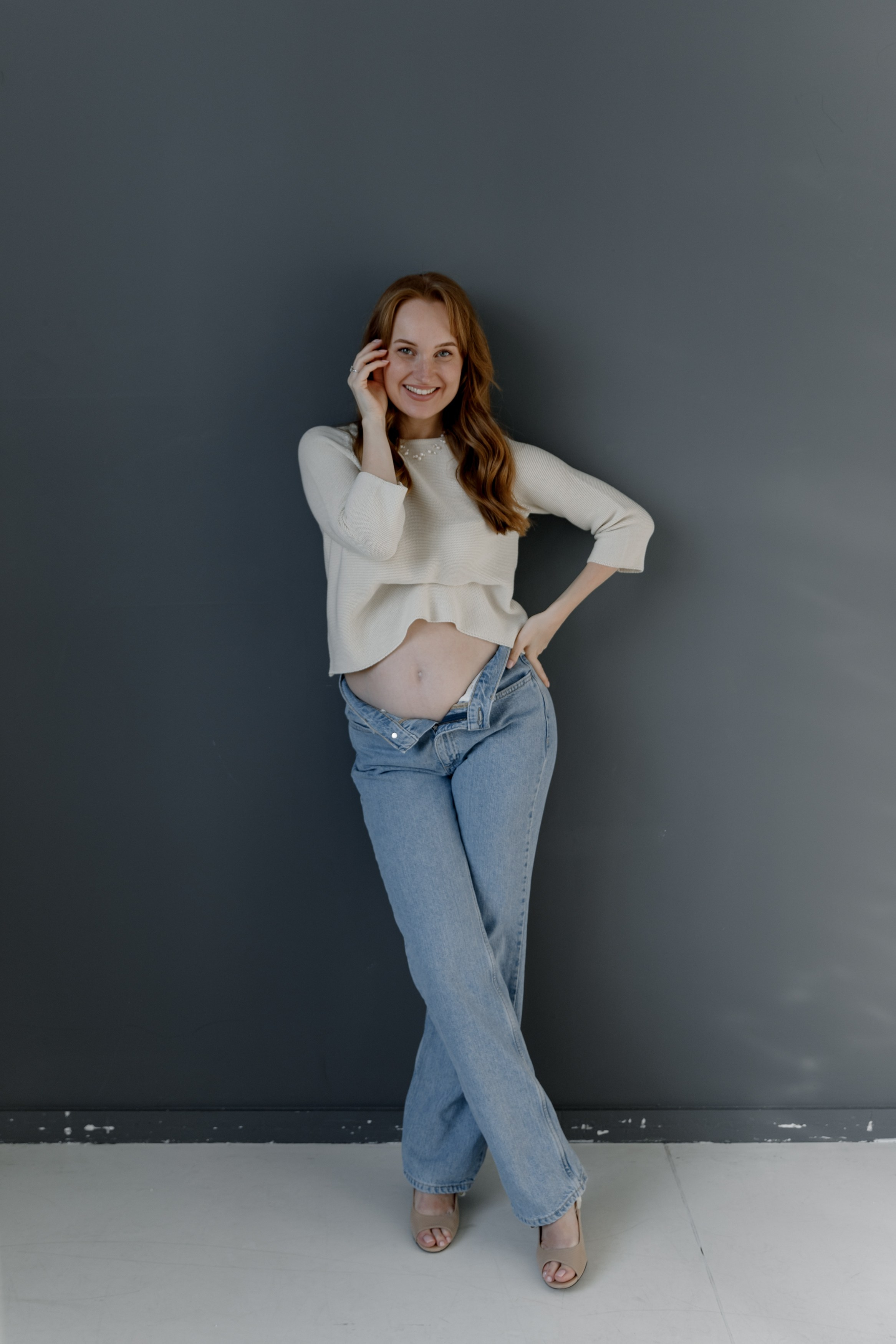 Julia’s pregnancy. Destination wedding photographer Mary Korenchuk