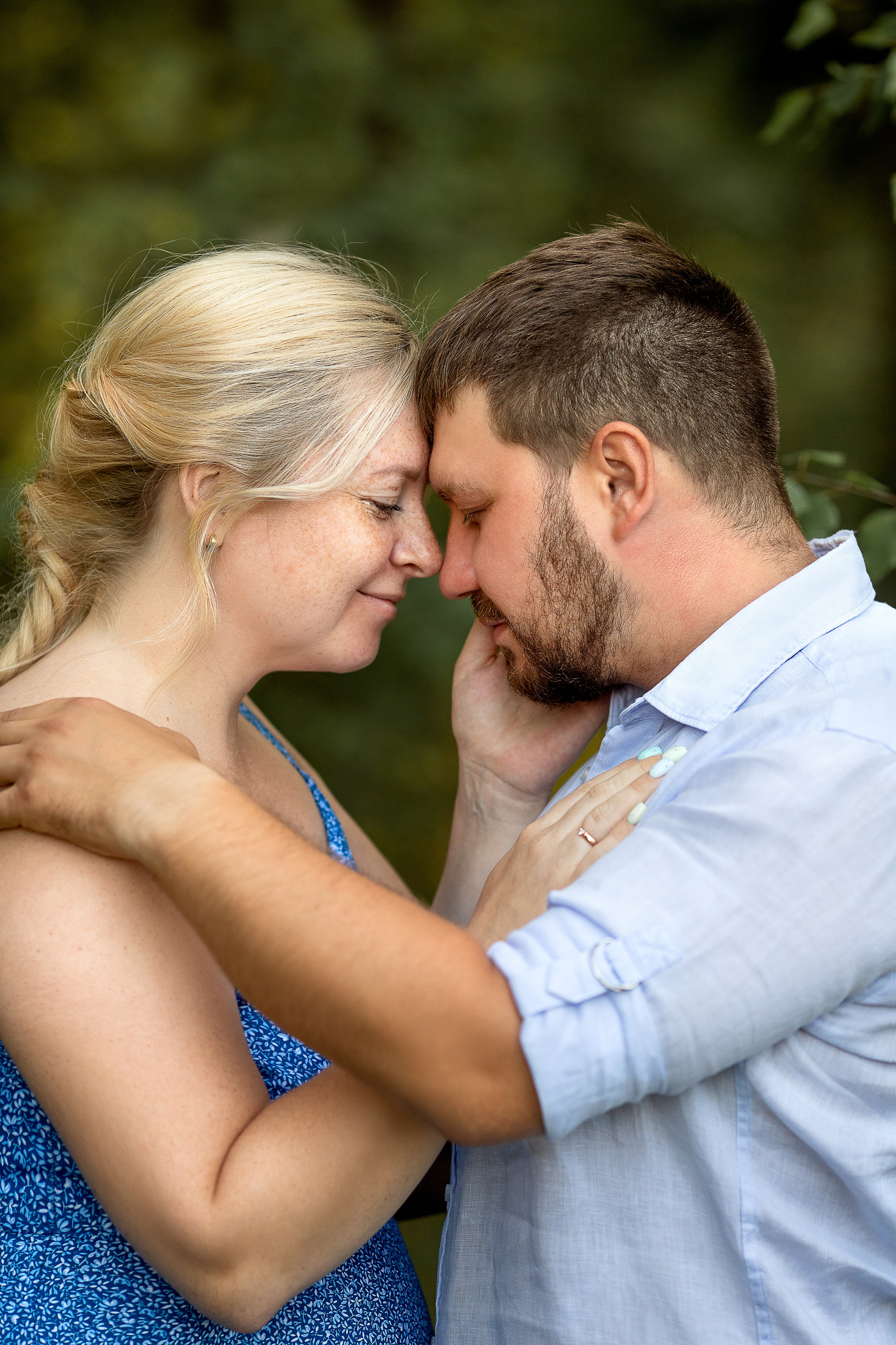 Солнце сквозь сосны-великаны. Детский и семейный фотограф в Красноярске Елена Коровкина