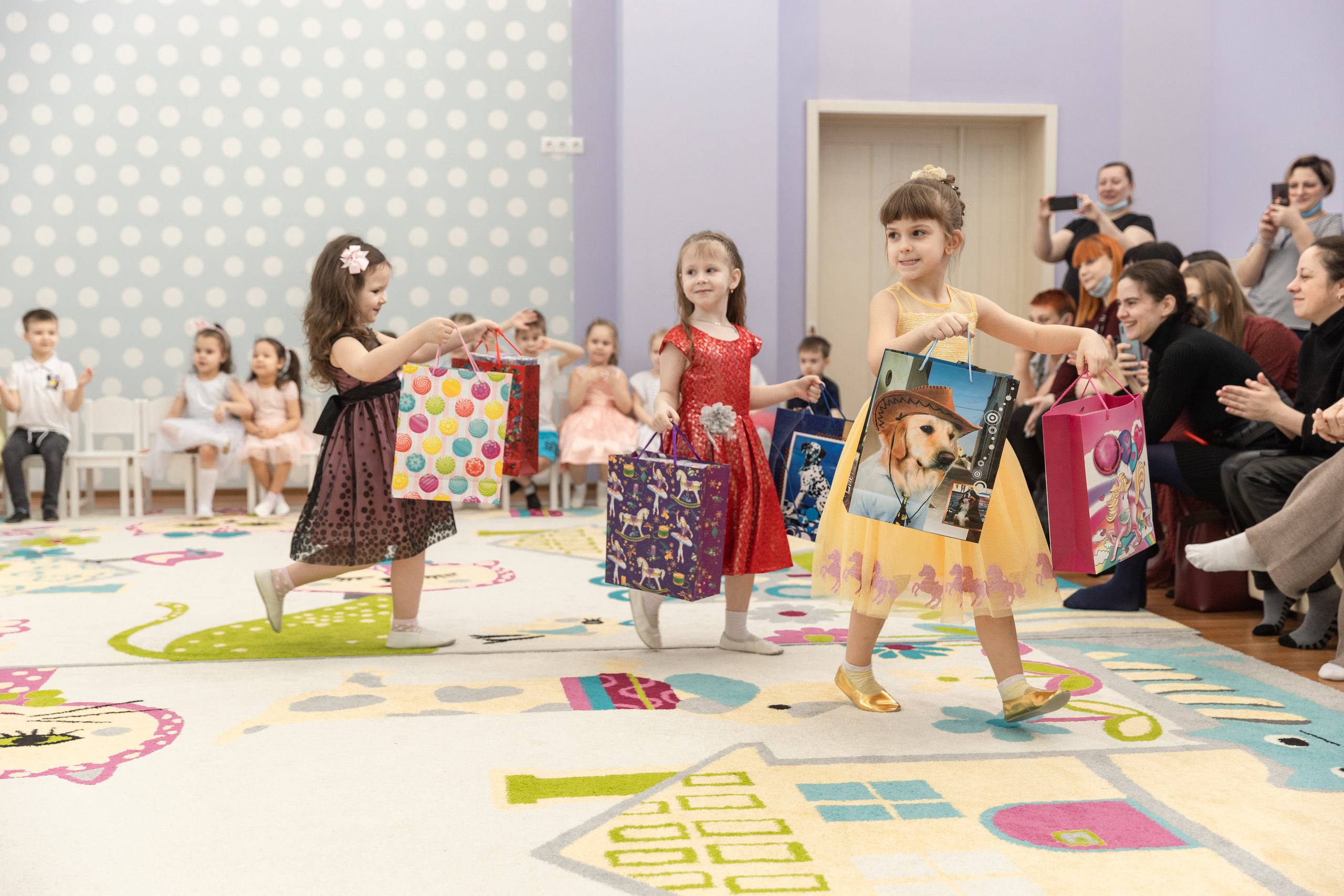 Утренник 8 марта в д/с