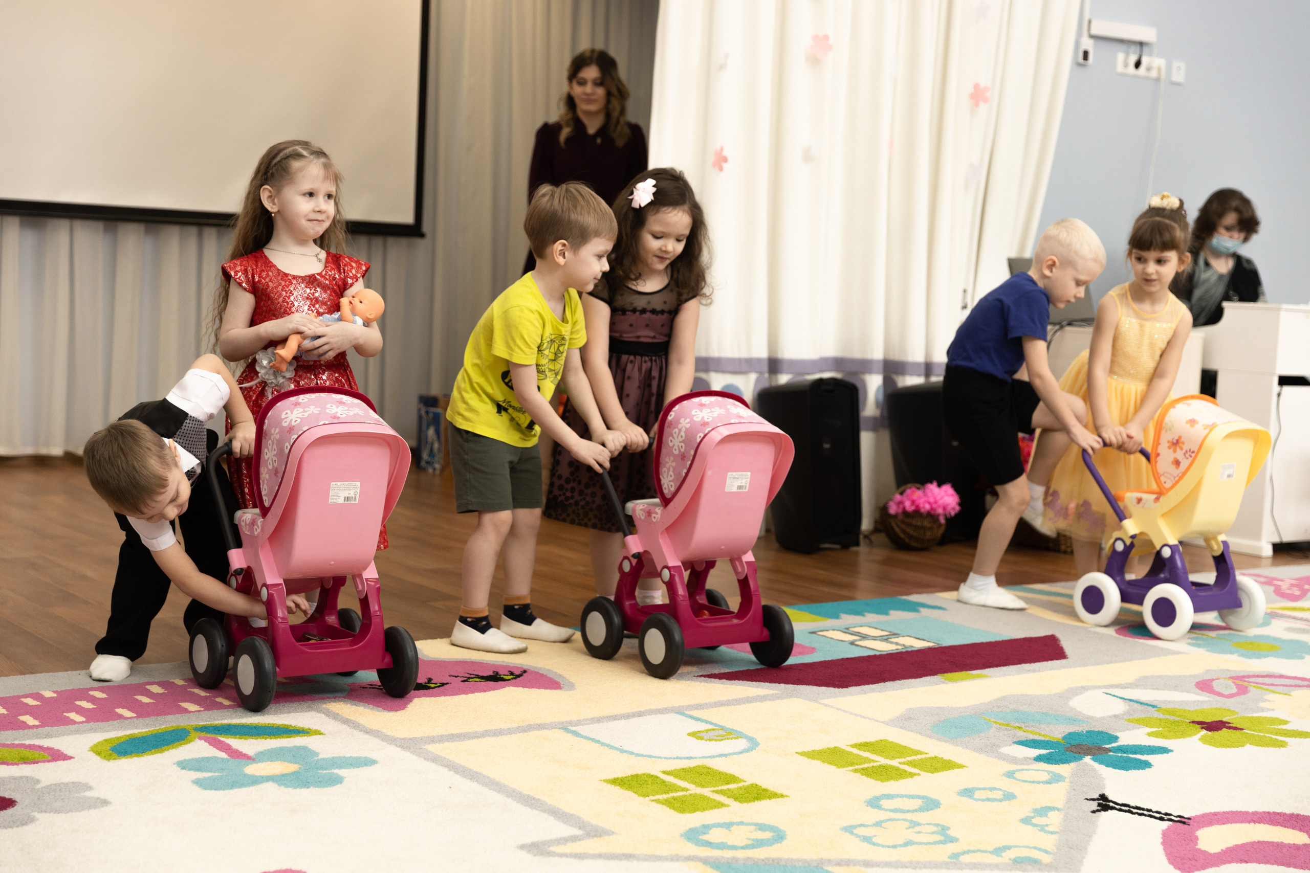 Утренник 8 марта в д/с