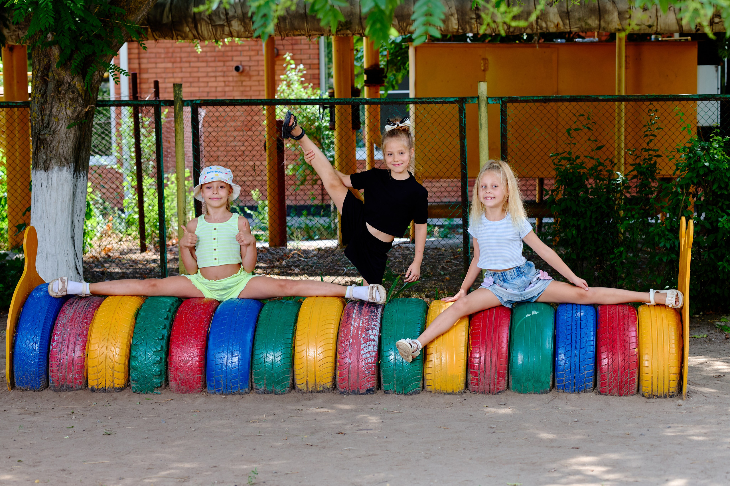 Пример летней съемки в детском саду № 92 Старшая группа Радуга. Фотограф Выпускные альбомы Таганрог Сергей Коробченко
