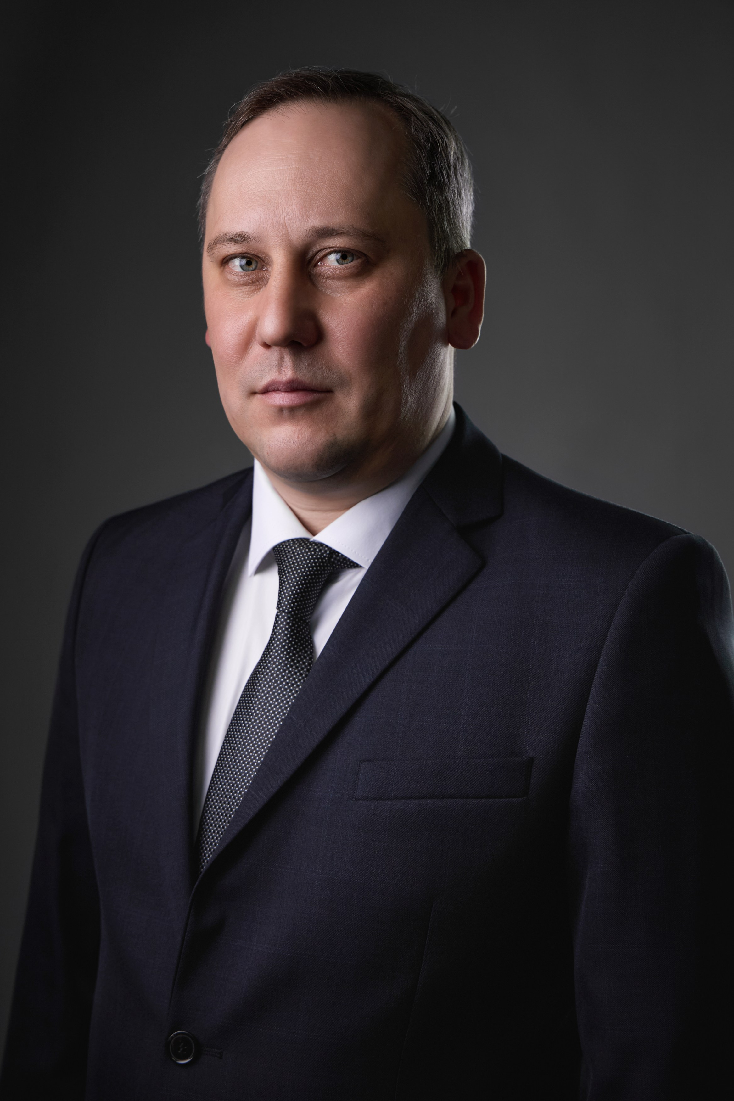 Сделать фото в деловом стиле Зеленограде, бизнес портрет, деловой портрет, фото для резюме. Фото на документы в Зеленограде. Фото на паспорт. Портретная фотостудия ЛукБук. Деловой портрет. Семейный портрет. Предметная фотосъемка