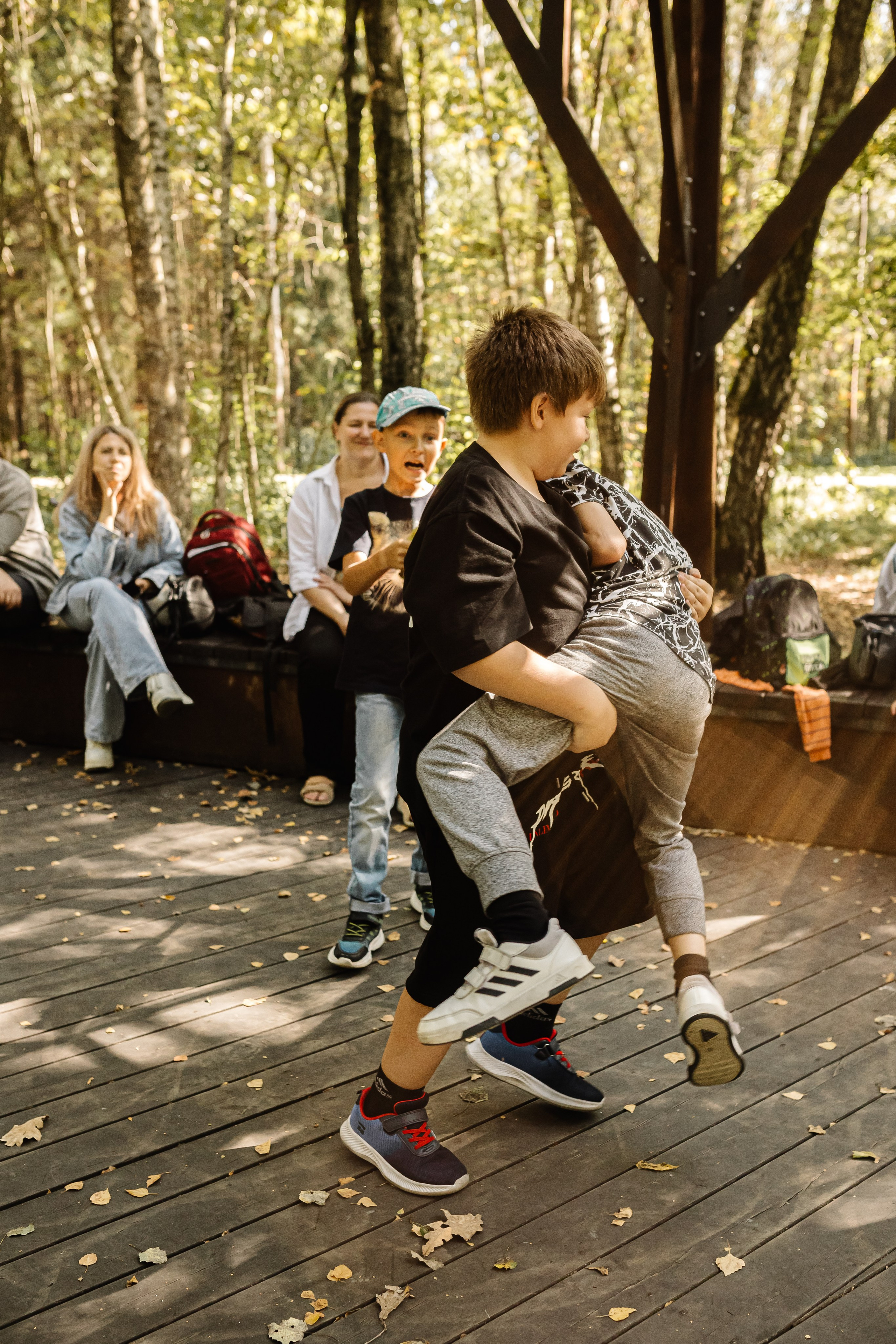 Репортаж школьной прогулки в парке. Семейный и женский фотограф в Москве Надежда Воробьева