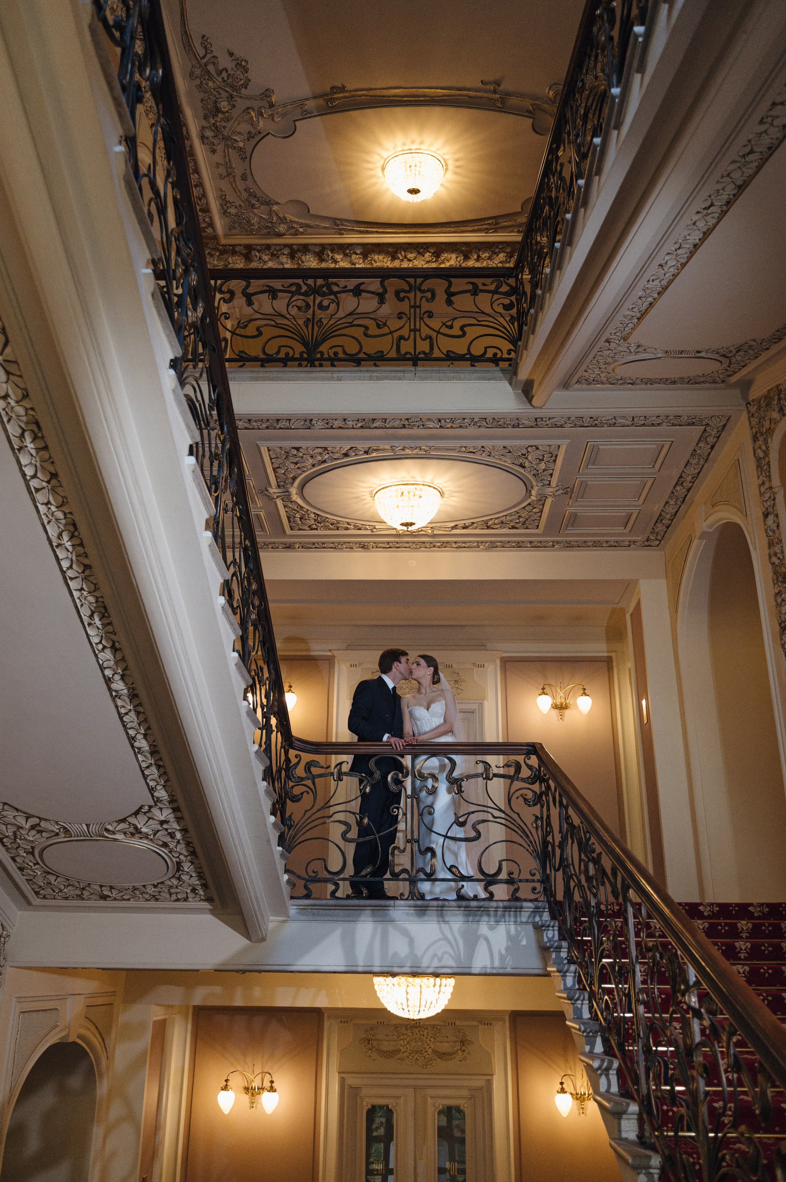 Дмитрий и Луиза. Гостиница Националь и ресторан Белуга. Свадебный фотограф Москва и Санкт-Петербург. Анастасия Чудина