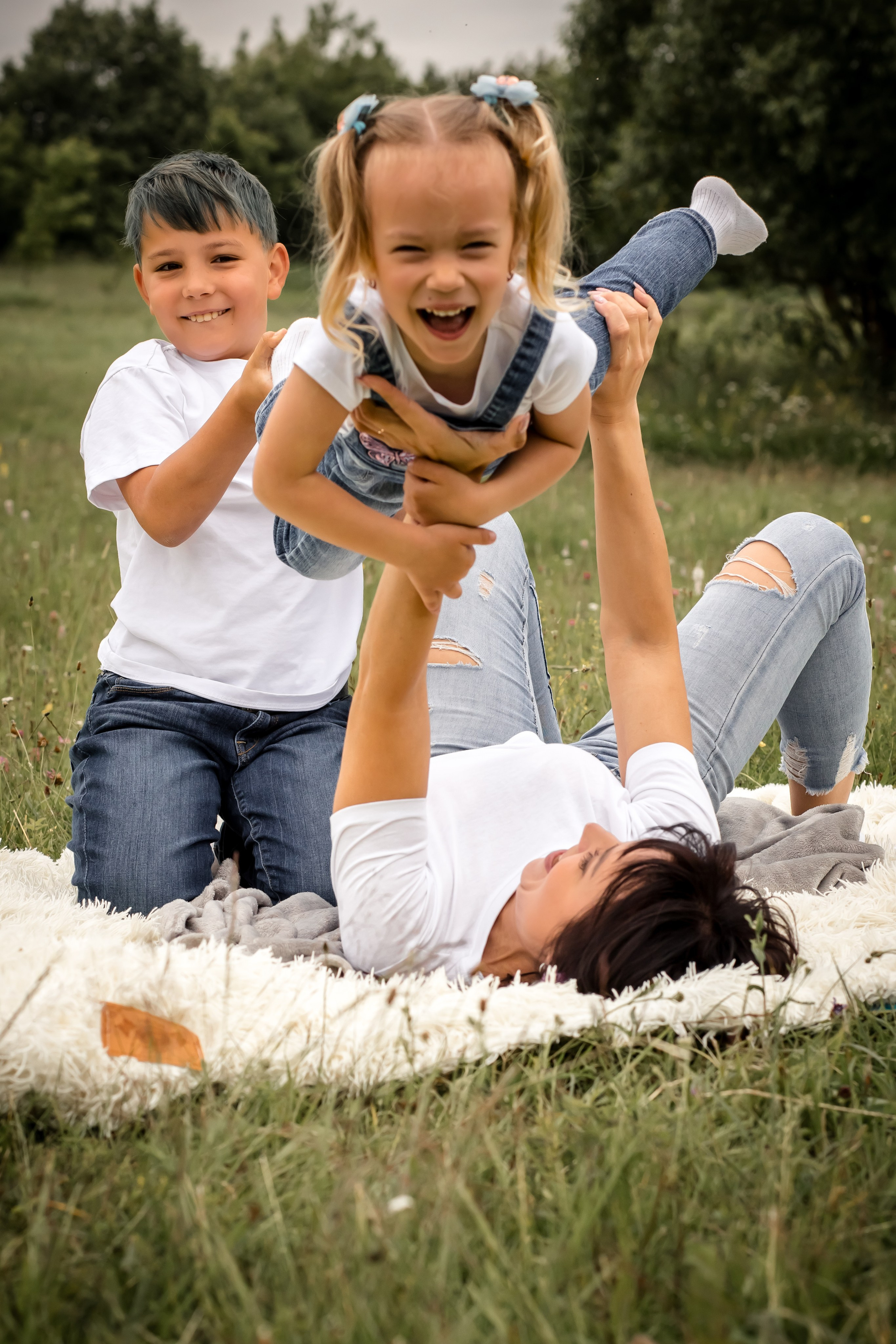 Катя с детками