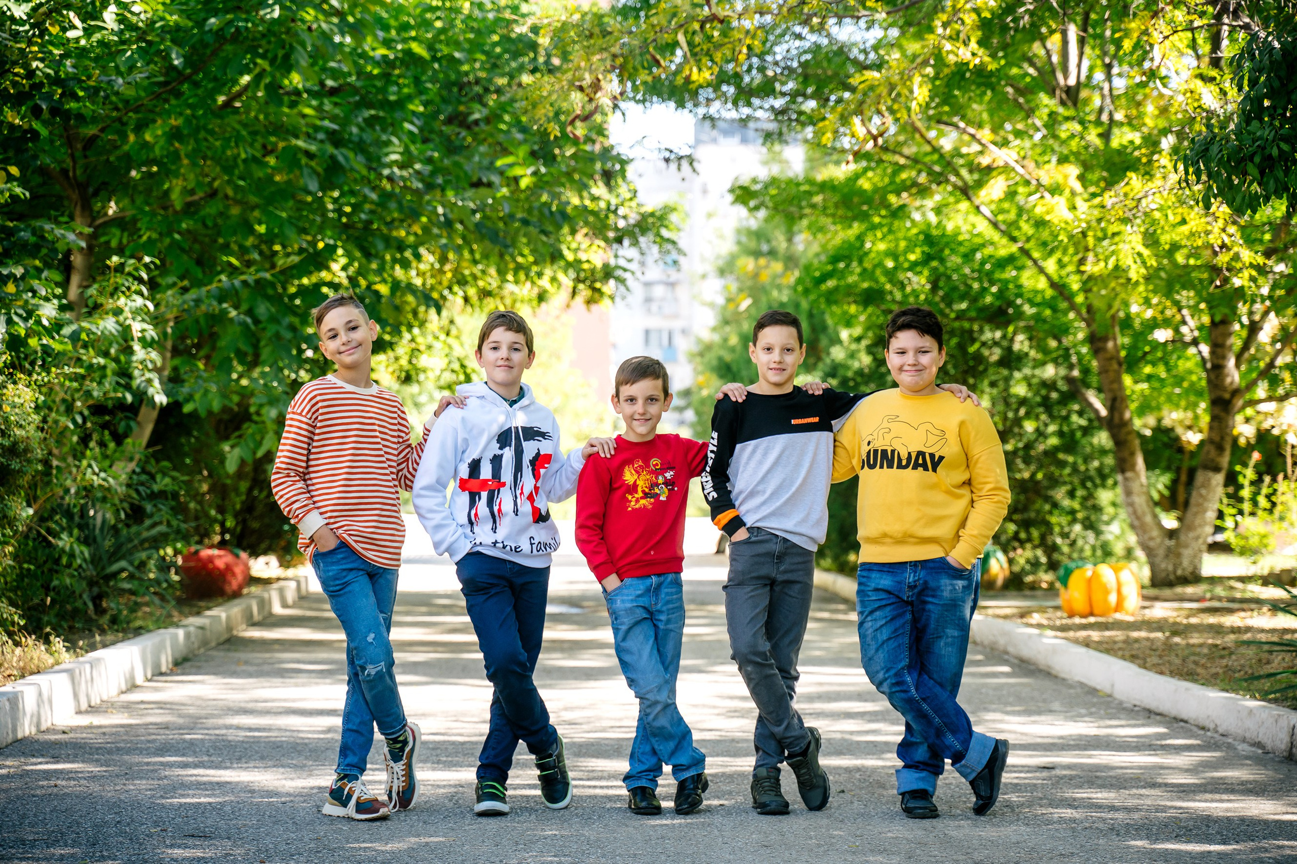 Фотографии с друзьями. Выпускные альбомы, школьные фотосессии в городе Новороссийске