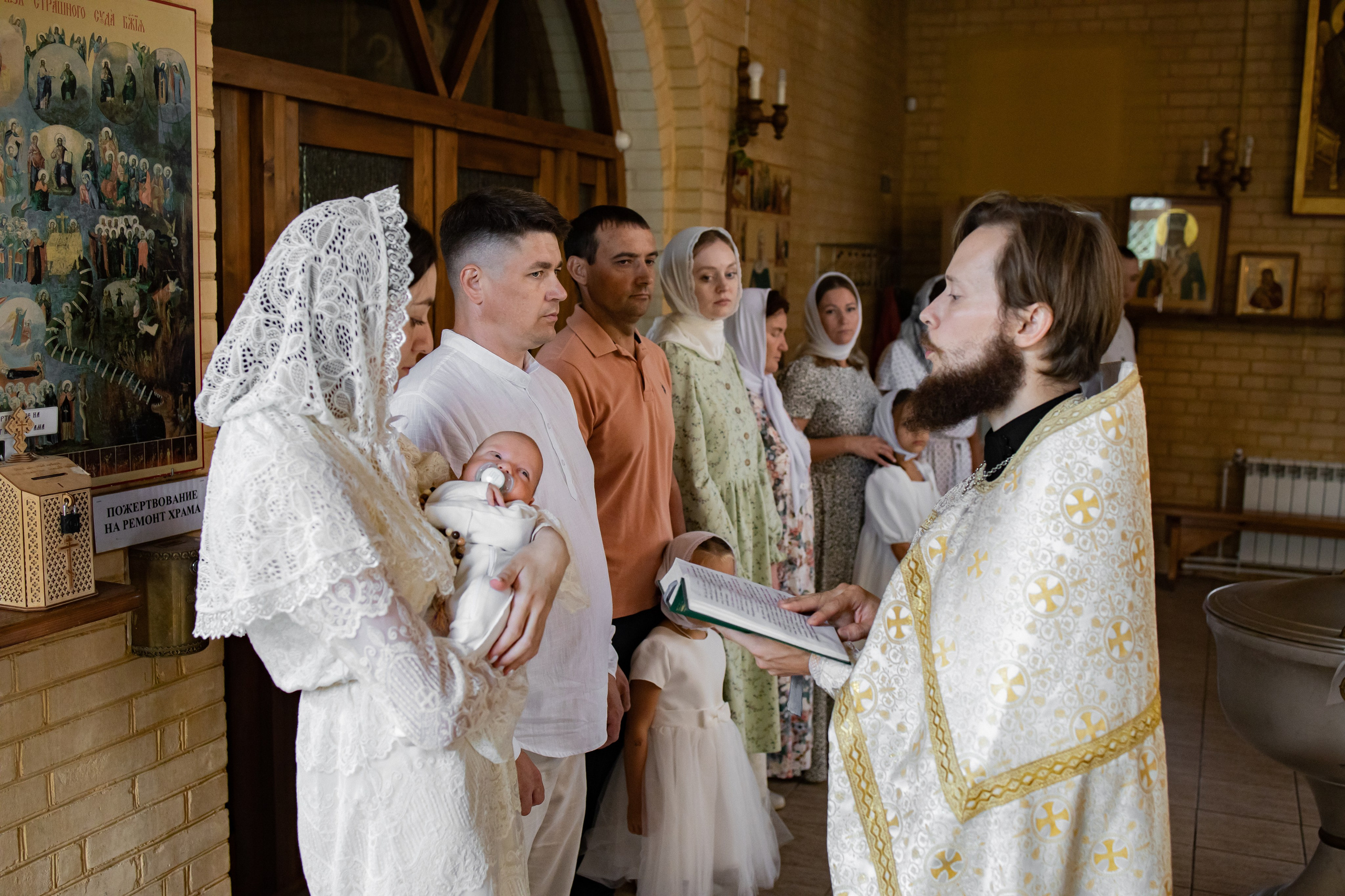 Таинство Крещения Ивана в Церкви Архангела Михаила. Детский и семейный фотограф в Пушкино, Мытищи, Москва Сергеева Светлана