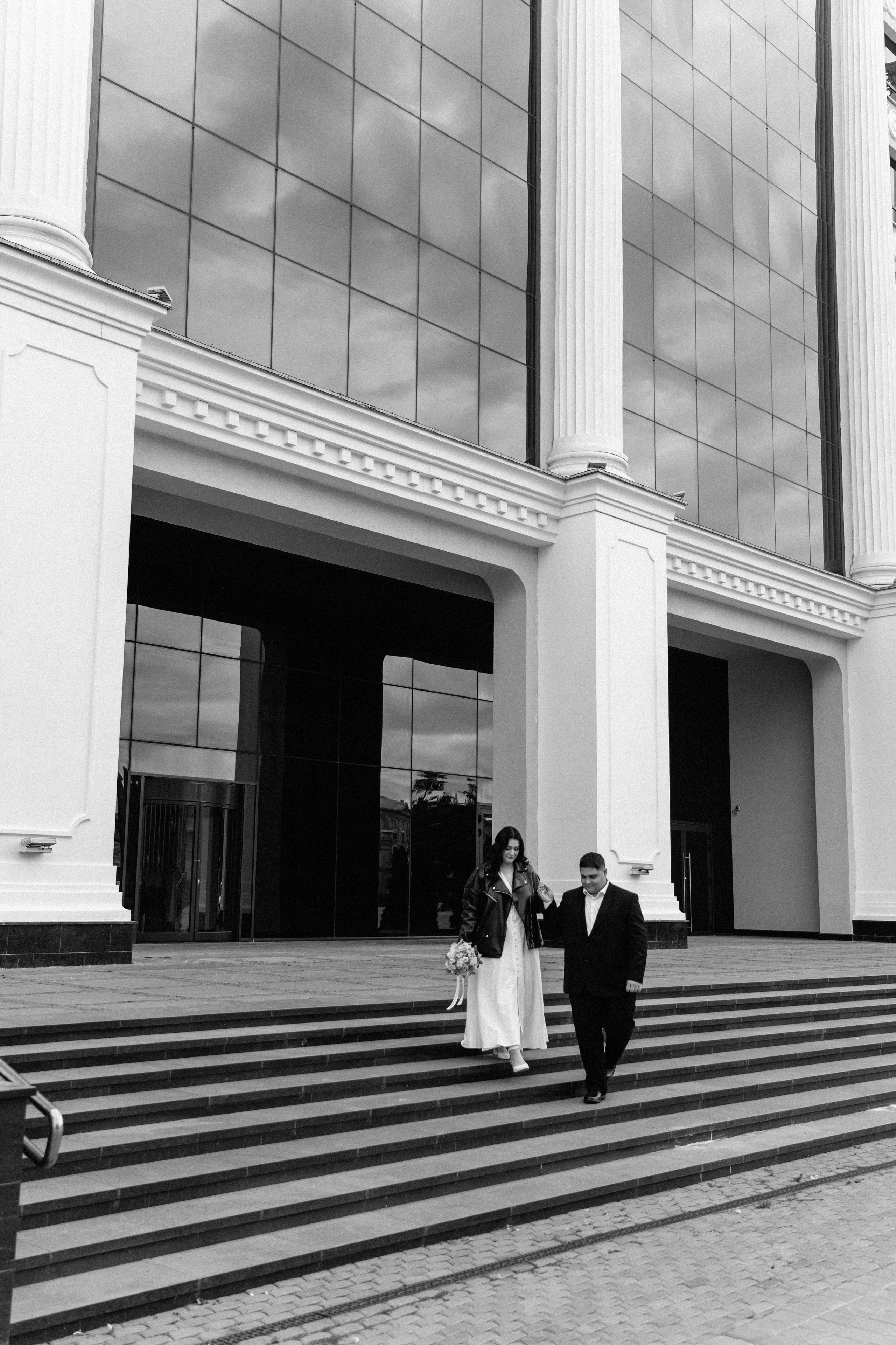 Юля и Дима прогулка в Троицком предместье. Ваш семейный фотограф в Минске — Вика Трегубова