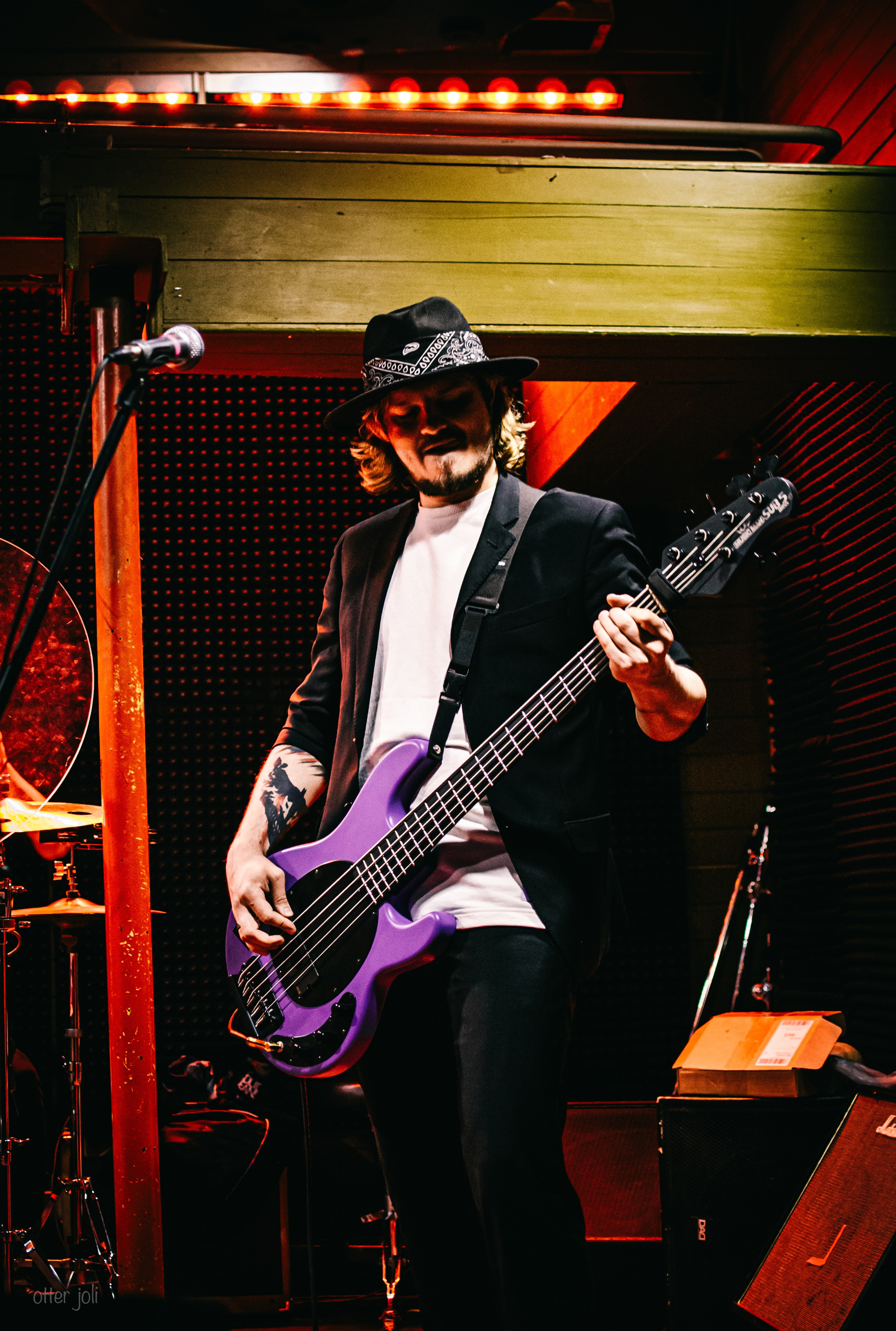 Голова Муэссы | Китайский лётчик Джао Да. Концертный репортёр Валерия Сафина