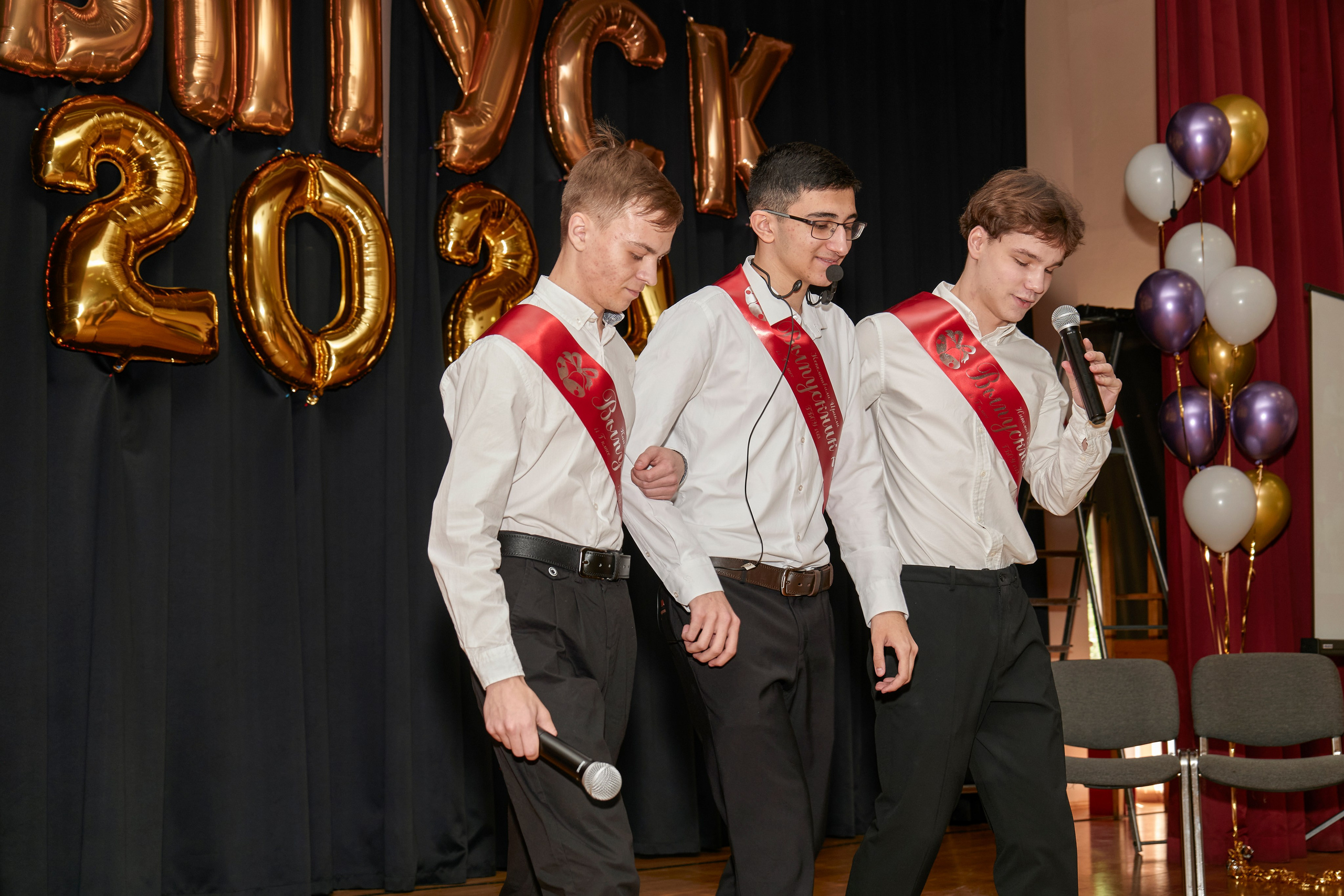 Последний звонок школа 1413. Детский и семейный фотограф г. Москва Оксана Катаджи