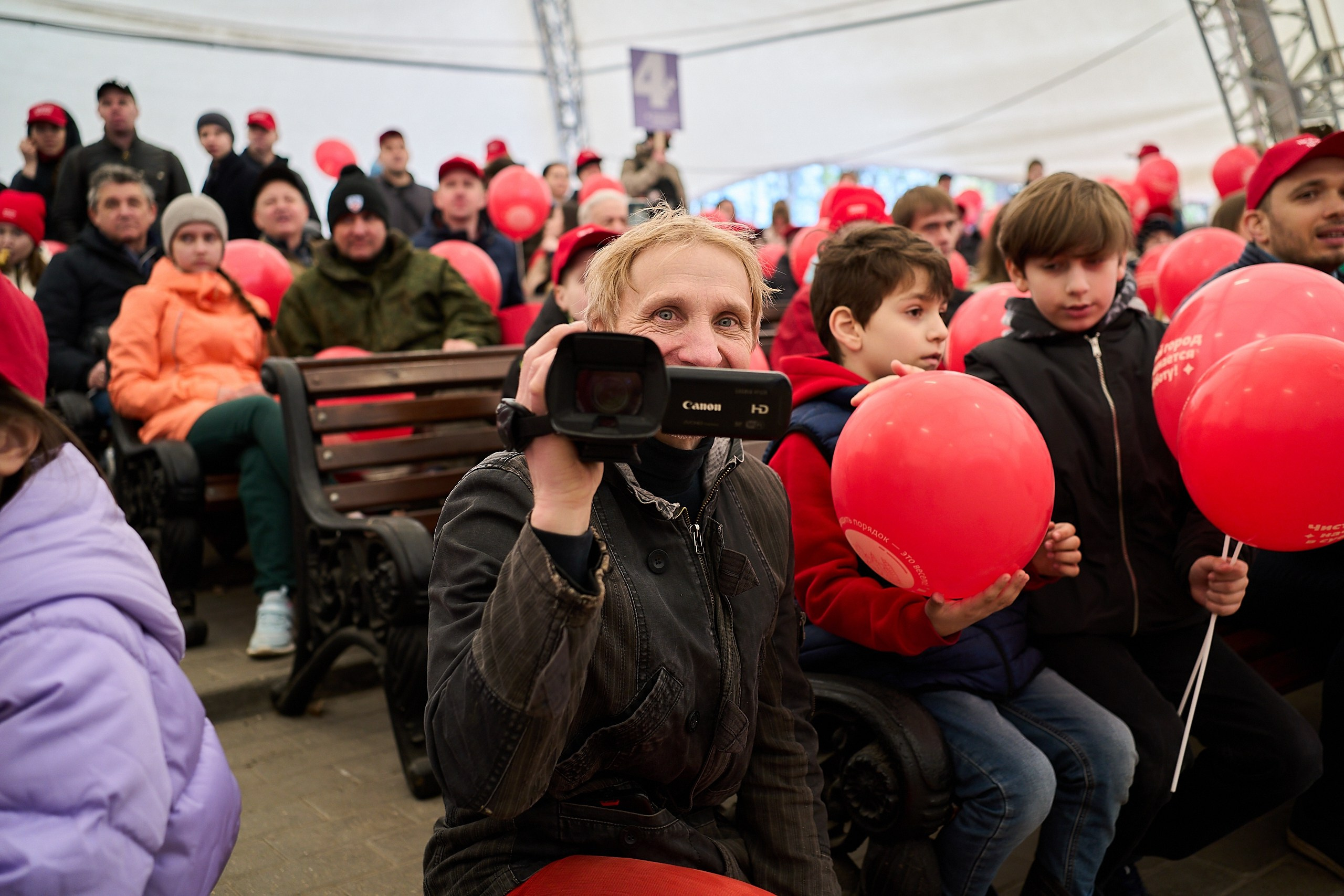 Субботник у Управления делами Мэра и Правительства Москвы. Фотограф и Видеограф в Москве. Олег Корушев