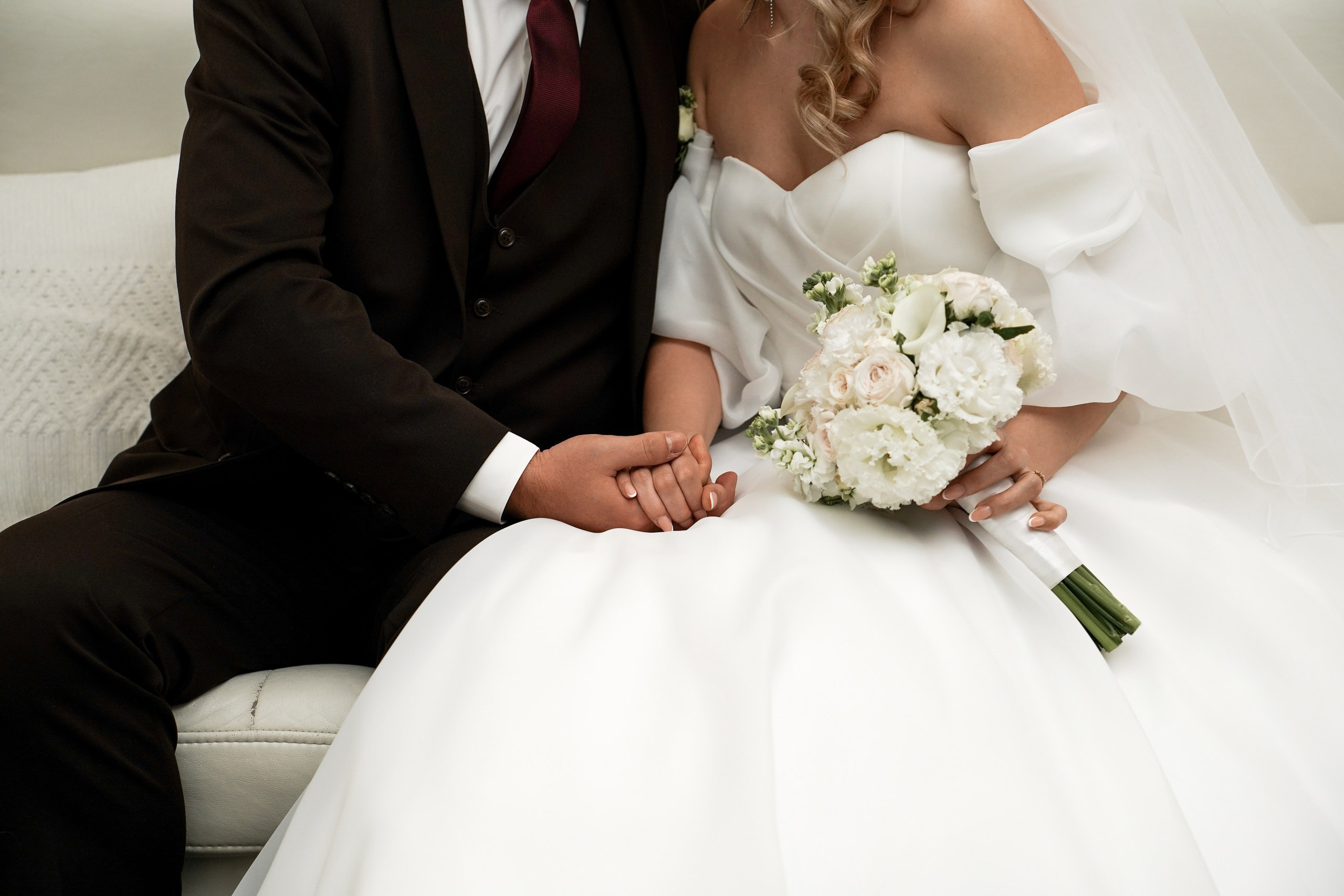 Свадебная фотосессия «4 часа». Отель Резиденция в Ростове-на-Дону. Кадры молодоженов на природе. Фотосессия банкета 1 час. Свадебный фотограф в Ростове-на-Дону. Таинство Крещения и Венчания, семейные фотосессии. Алёна Чёботова