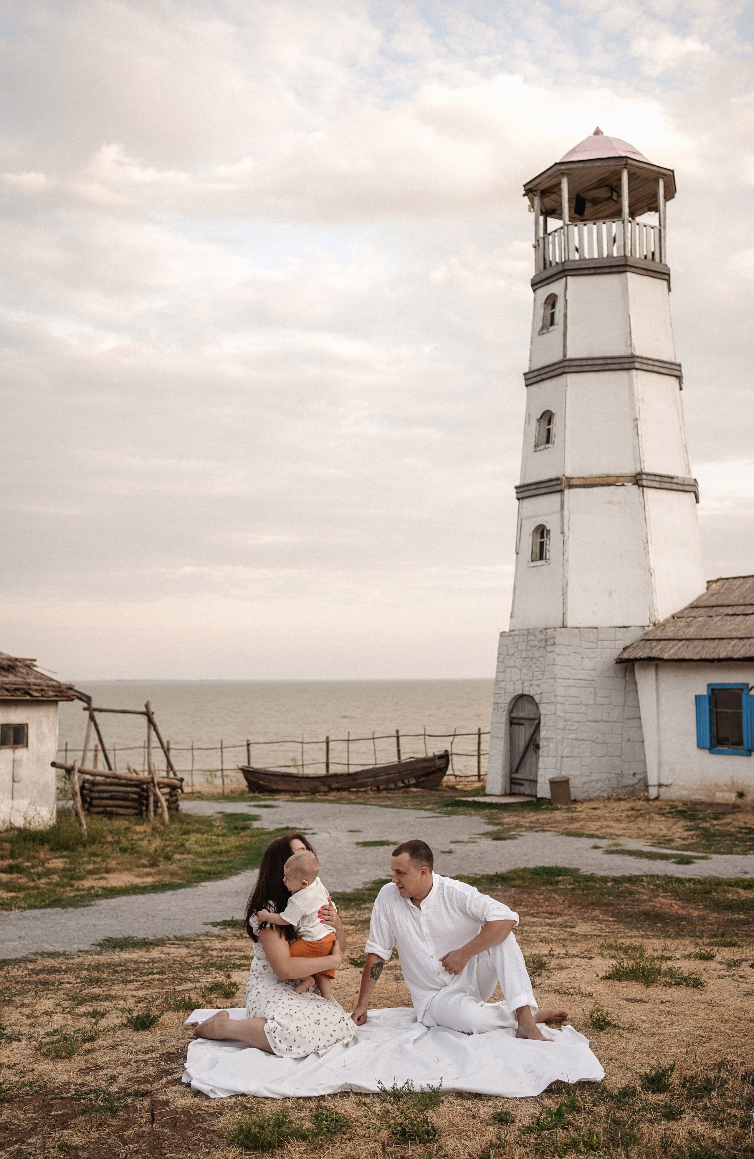 Семейный фотограф в Ростове-на-Дону и Батайске. Фотосессия на Маяке в Мержаново. Свадебный фотограф в Ростове-на-Дону. Таинство Крещения и Венчания, семейные фотосессии. Алёна Чёботова