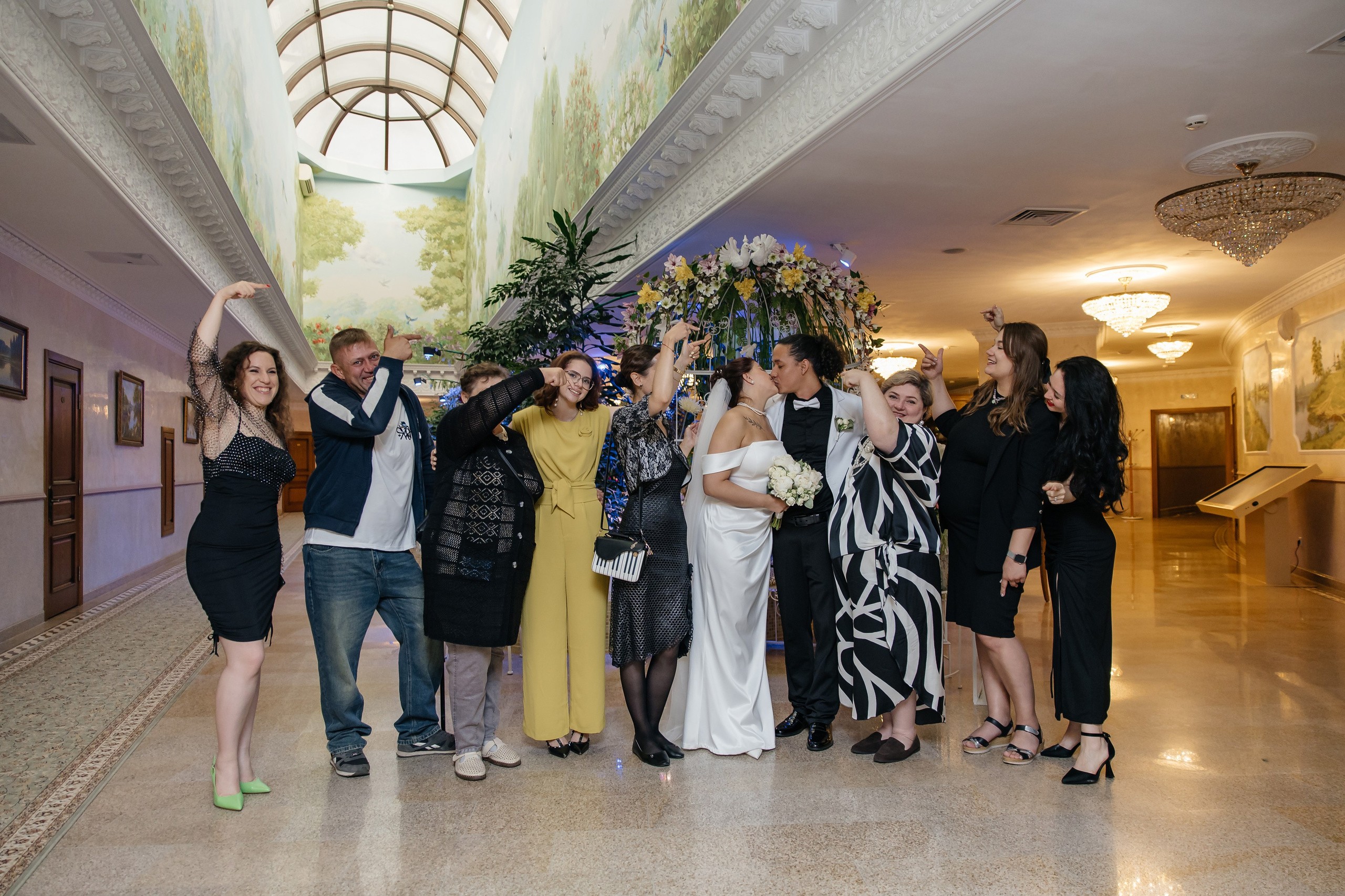 Сборы, прогулка, роспись. Фотограф, видеограф на свадьбу в Москве Никита Назаров