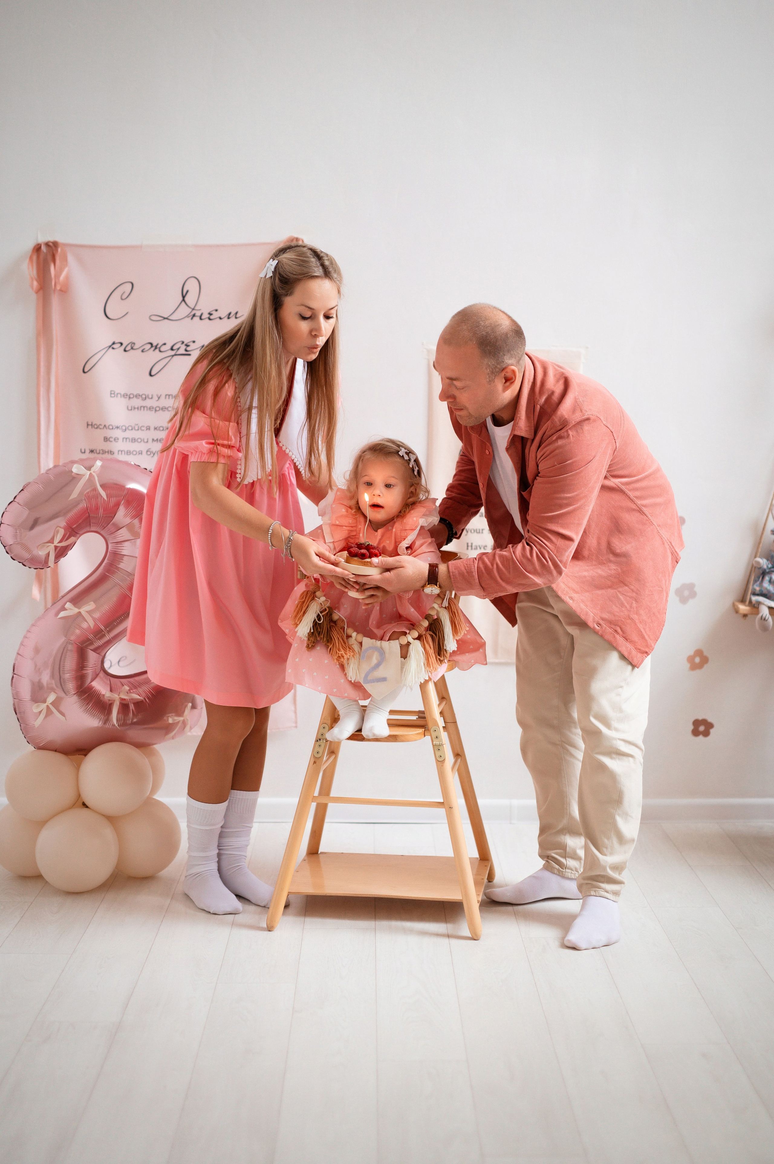 Съемка годика, годовасие, фотосессия в день рождения. НЬЮБОРН ФОТОСЕССИИ, БЕРЕМЕННОСТЬ, ПОРТРЕТНЫЕ СЕМЕЙНЫЕ ФОТОСЕССИИ  Ногинск Москва ОЛЬГА ВОГЕЛЬ