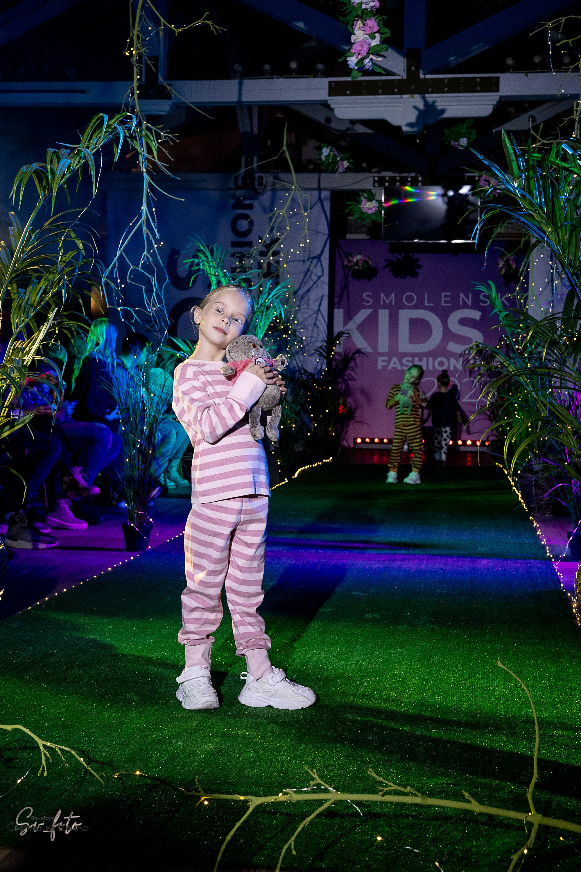 Smolensk Fashion Week_показы_ДЕНЬ 3_ФИНАЛ_Алиса в стране чудес. Главная