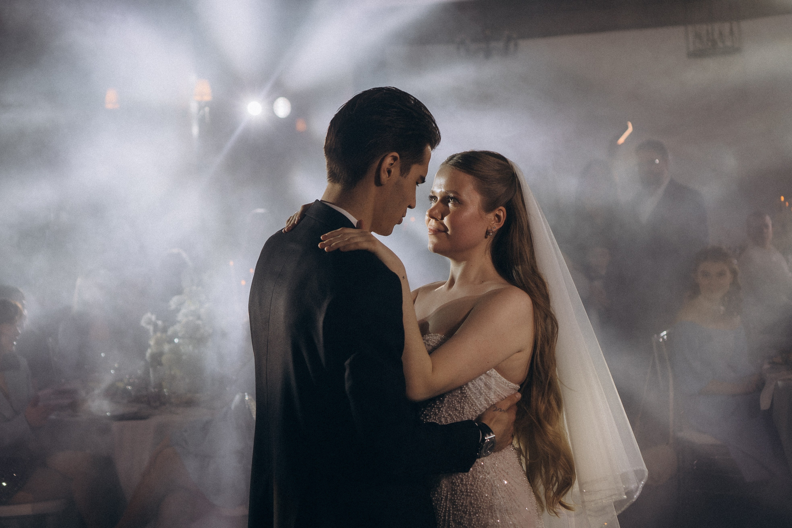 СВАДЕБНАЯ СЬЕМКА СБОРОВ В ОТЕЛЕ И ВЫЕЗД НА ЦЕРЕМОНИЮ (СНЯТО В СИБИРЕ В НИЖНЕВАРТОВСКЕ). Профессиональный фотограф, Санкт-Петербург — Виктория Богомолова