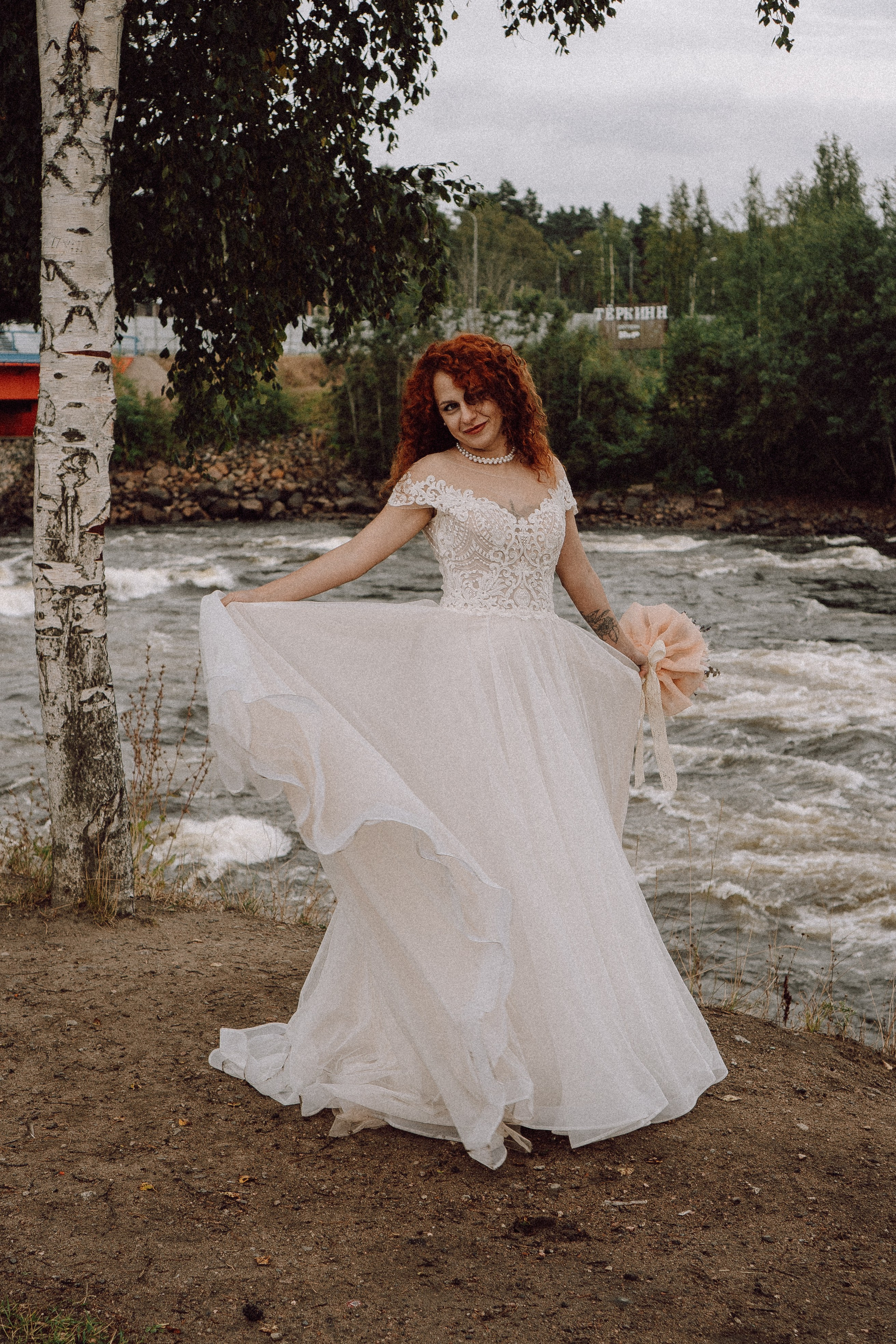 СВАДЕБНАЯ ФОТОСЕССИИЯ ПАРЫ В ГОРОДЕ ПРИОЗЕРСК В СОСНОВОМ ЛЕСУ И С ПИКАПОМ. Профессиональный фотограф, Санкт-Петербург — Виктория Богомолова