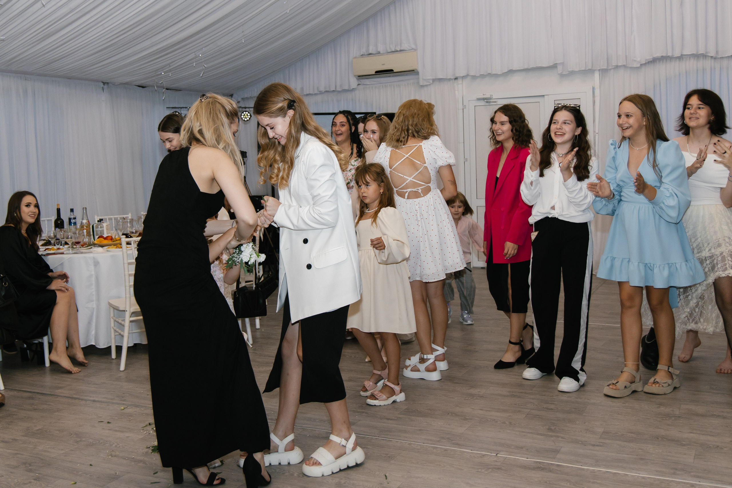 Ксения и Антон (полный день). Фотограф в Барнауле Юлия Садвокасова