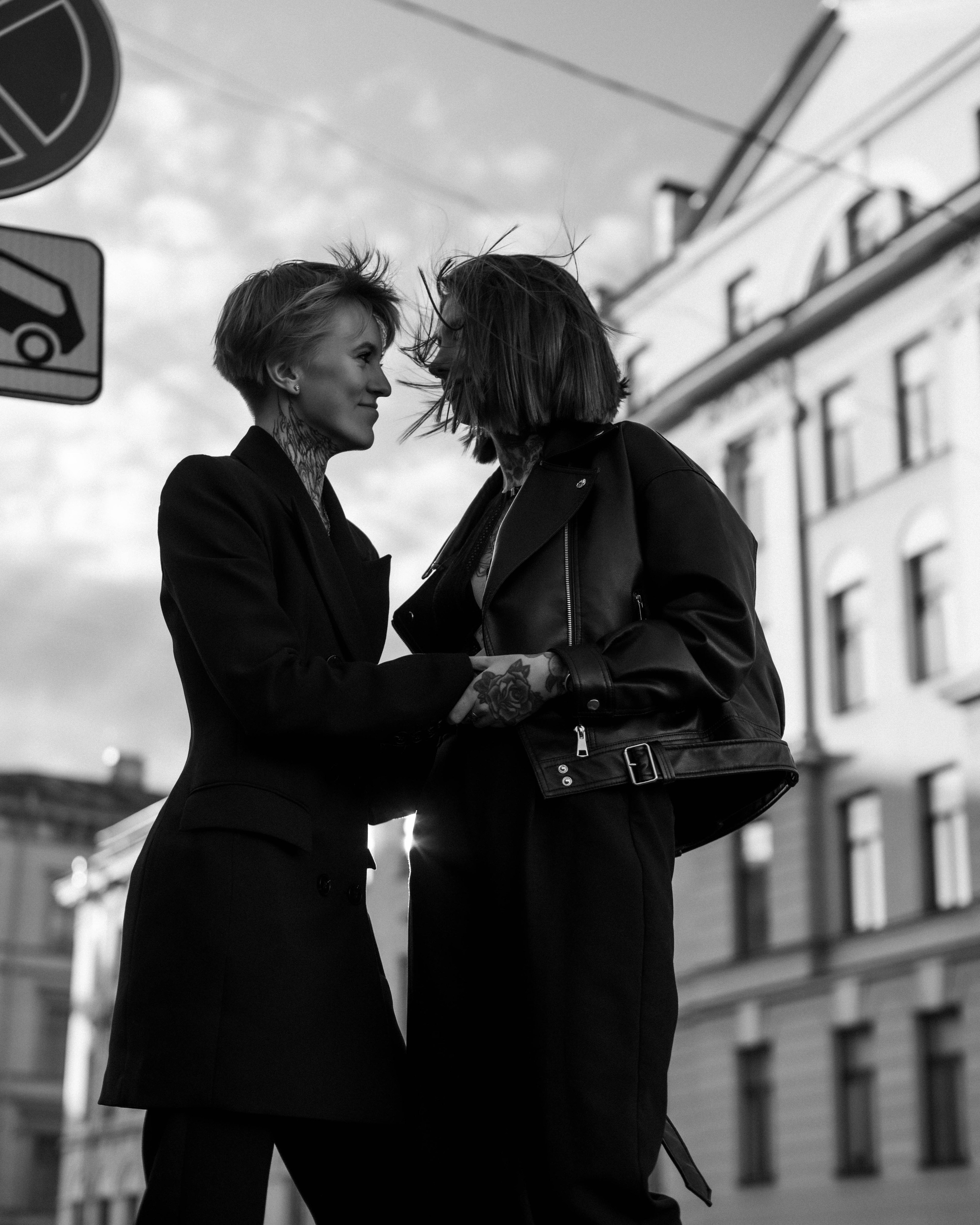 Настя и крис. Женский фотограф. Создатель украшений ручной работы. Модель