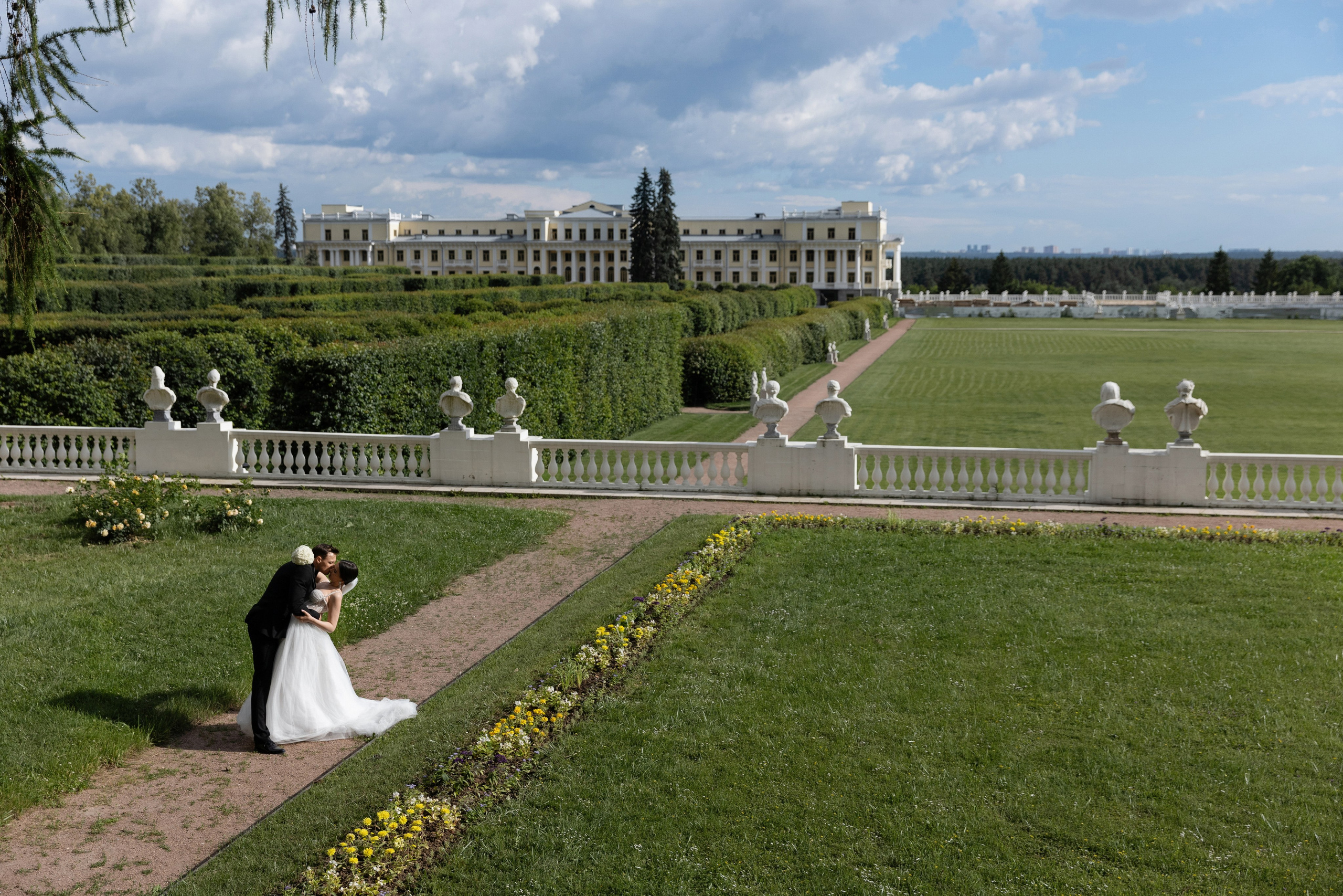 Свадебная фотосъемка росписи и свадебная фотосессия в Архангельском. Свадебный фотограф в Москве Полина Лелетко