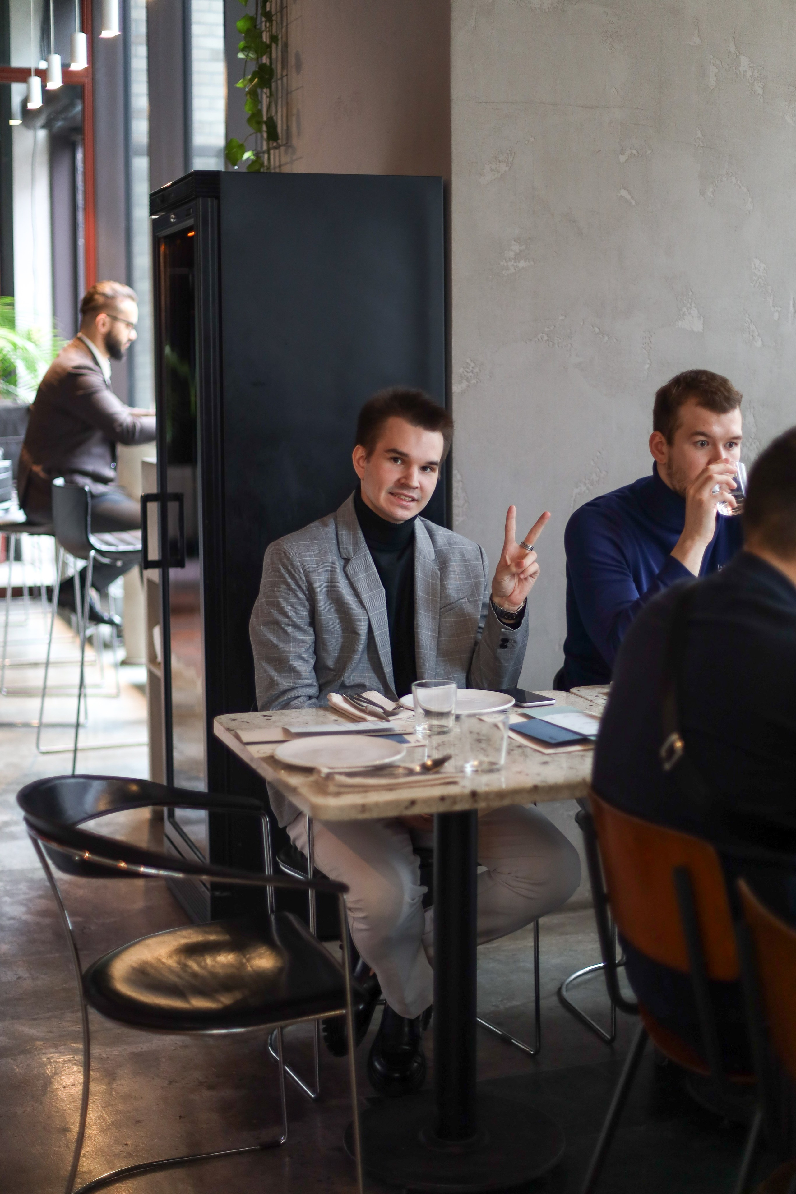 Лабецкий НЕДВИЖЕМОСТЬ. Ужин. Главная