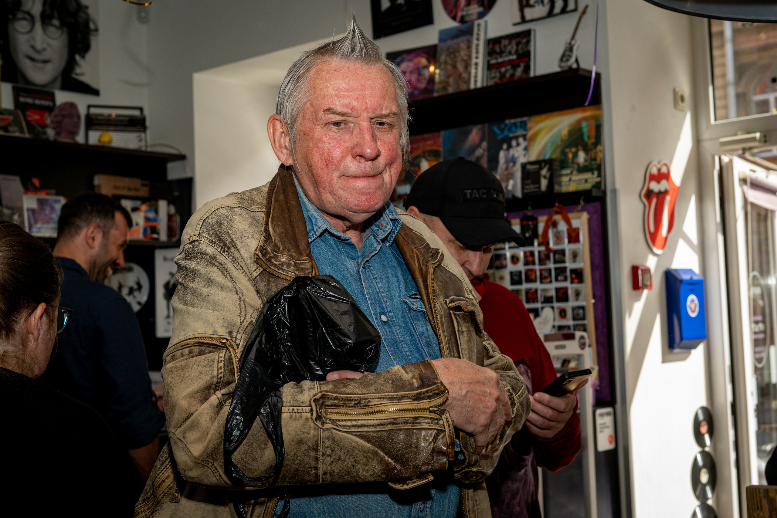 The Legendary Flower Punk — выступление в магазине пластинок. Фотограф Олег Колногоров